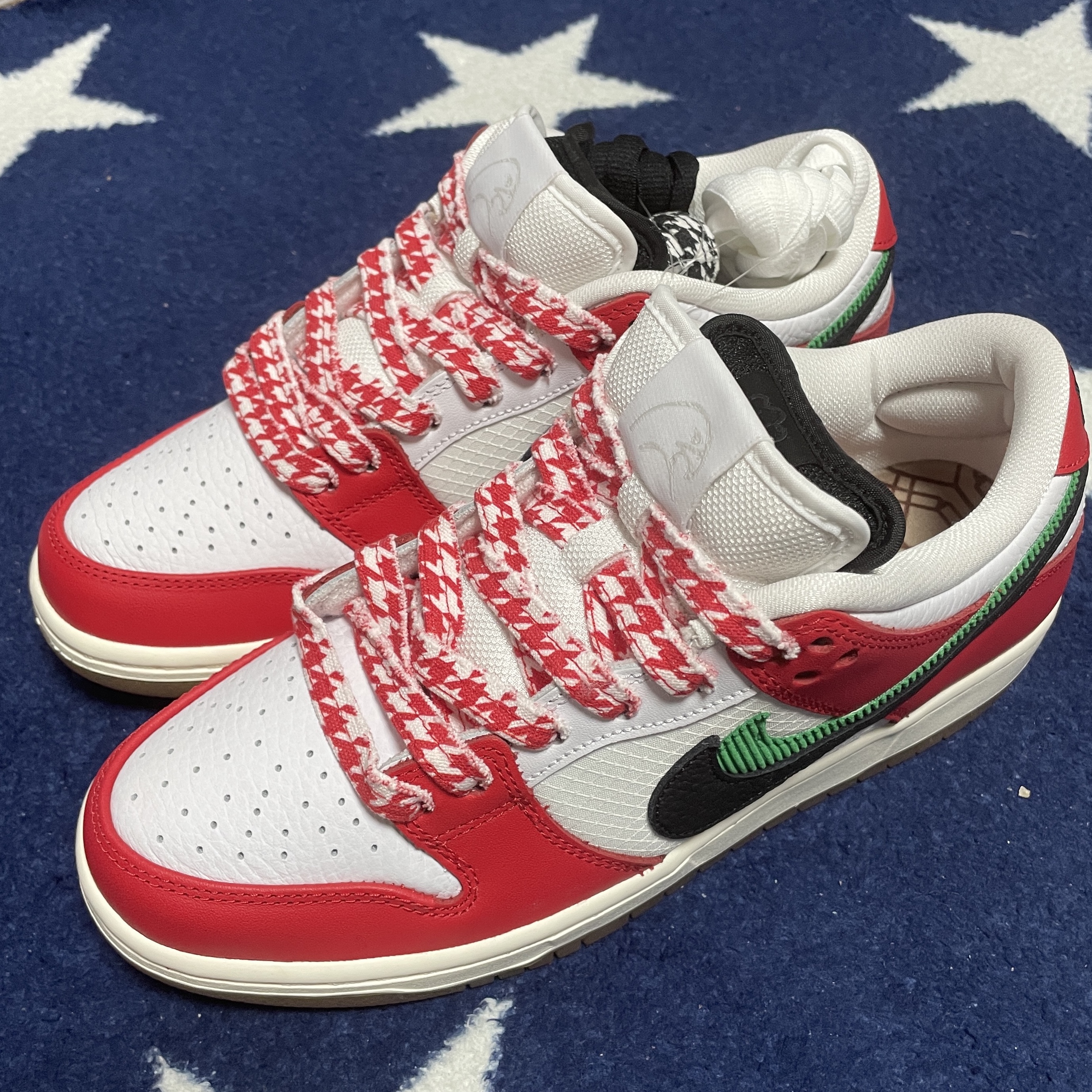 Nike x Frame Skate SB Dunk Low Pro Habibi 착용 스타일 - 1