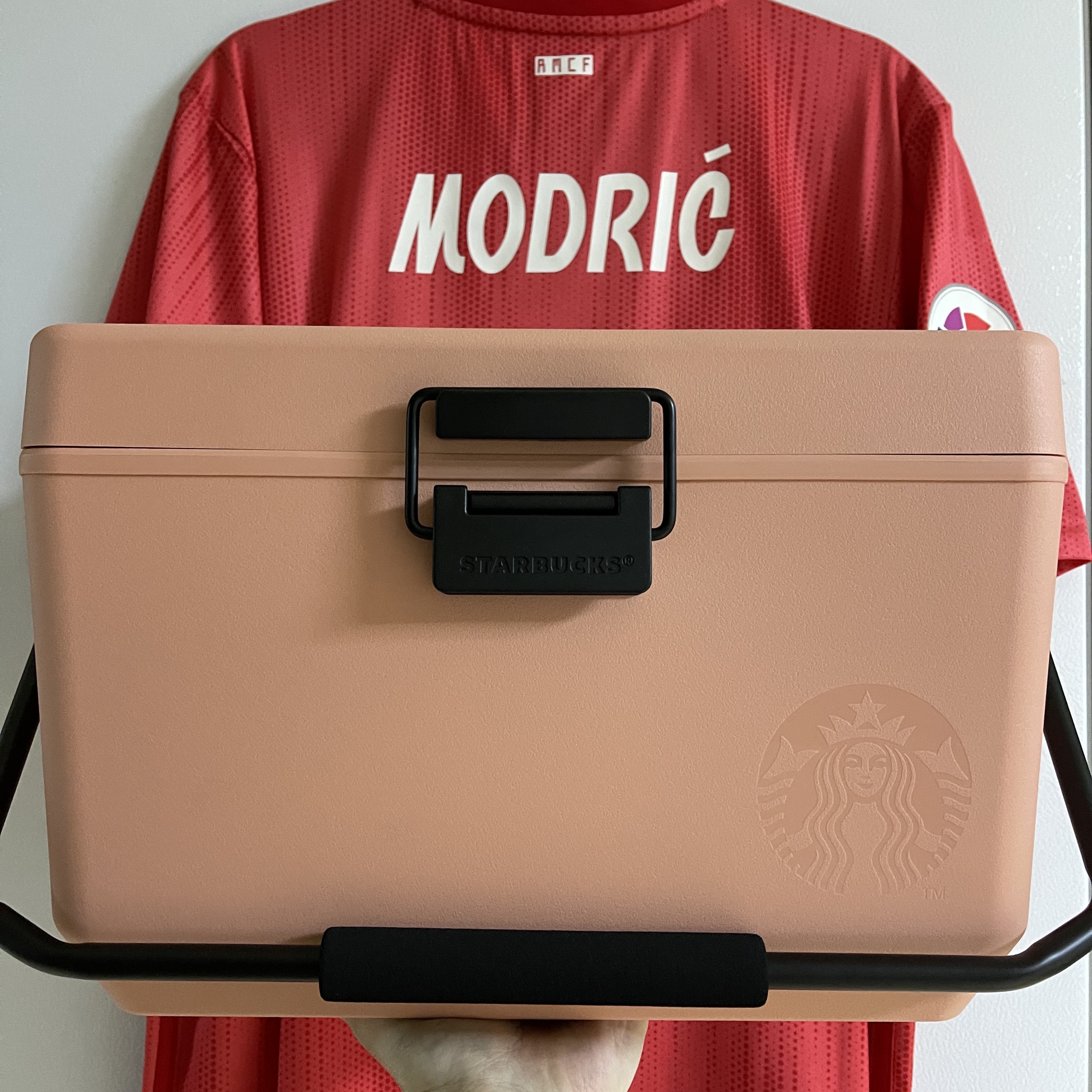 Starbucks Summer Day Cooler Sunny Pink 착용 스타일 - 1