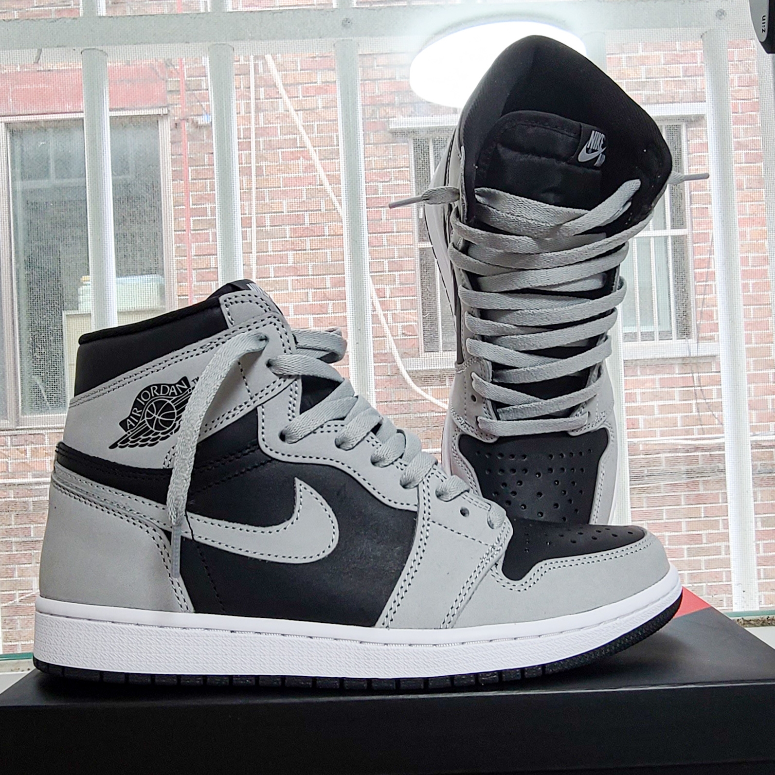 Jordan 1 Retro High OG Shadow 2.0 착용 스타일 - 2