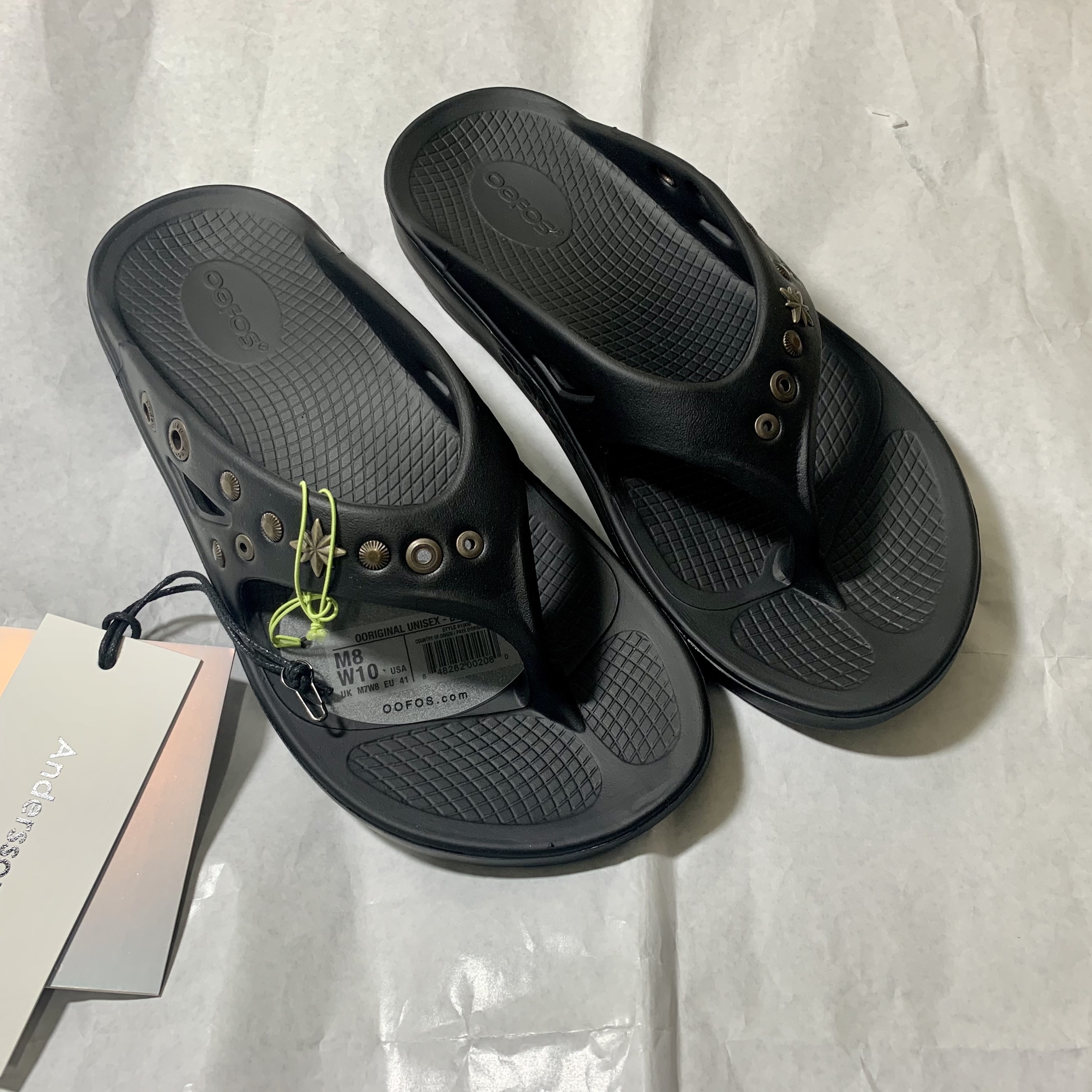 Oofos x Andersson Bell OOriginal Flip Flop Black 착용 스타일 - 1
