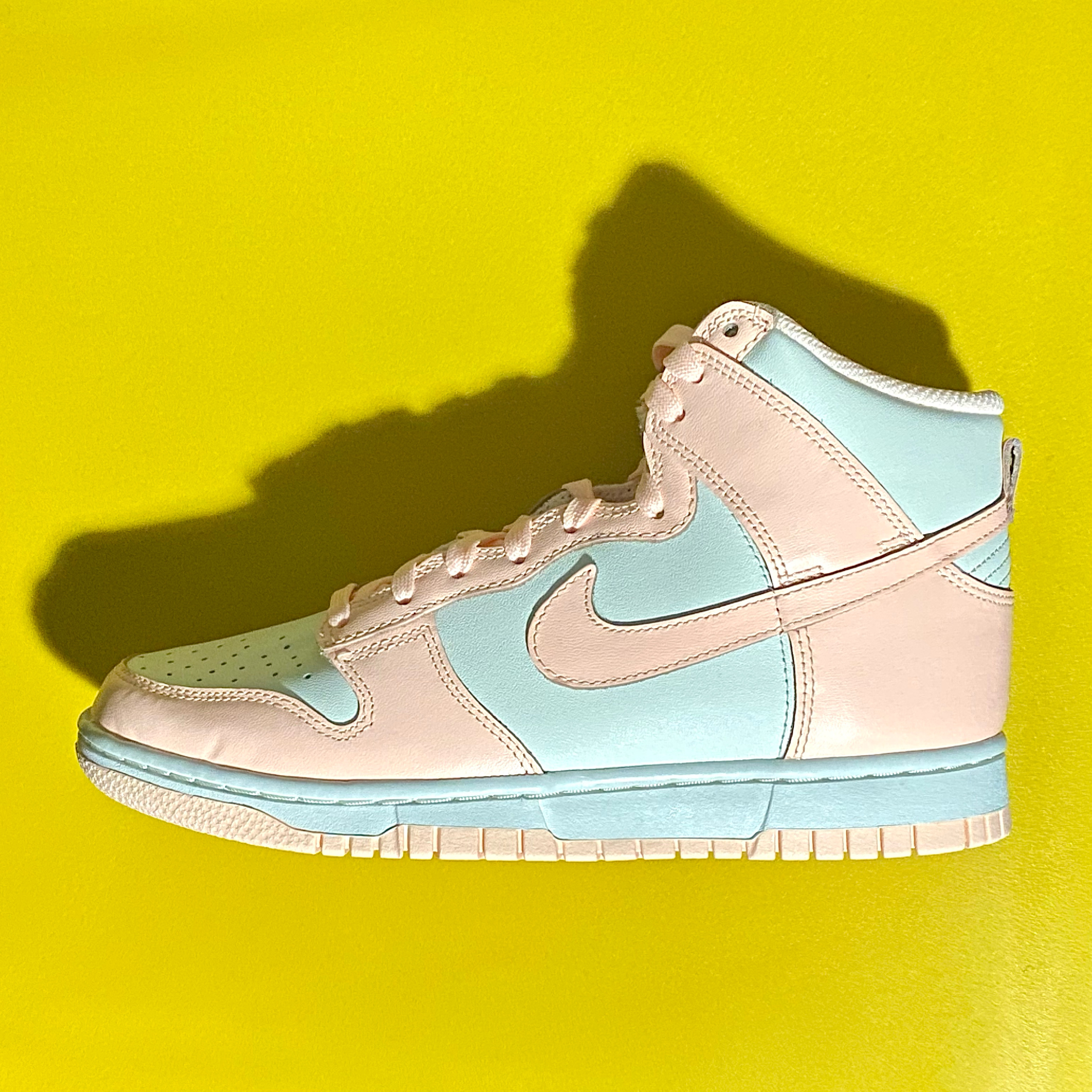 (W) Nike Dunk High Crimson Tint 착용 스타일
