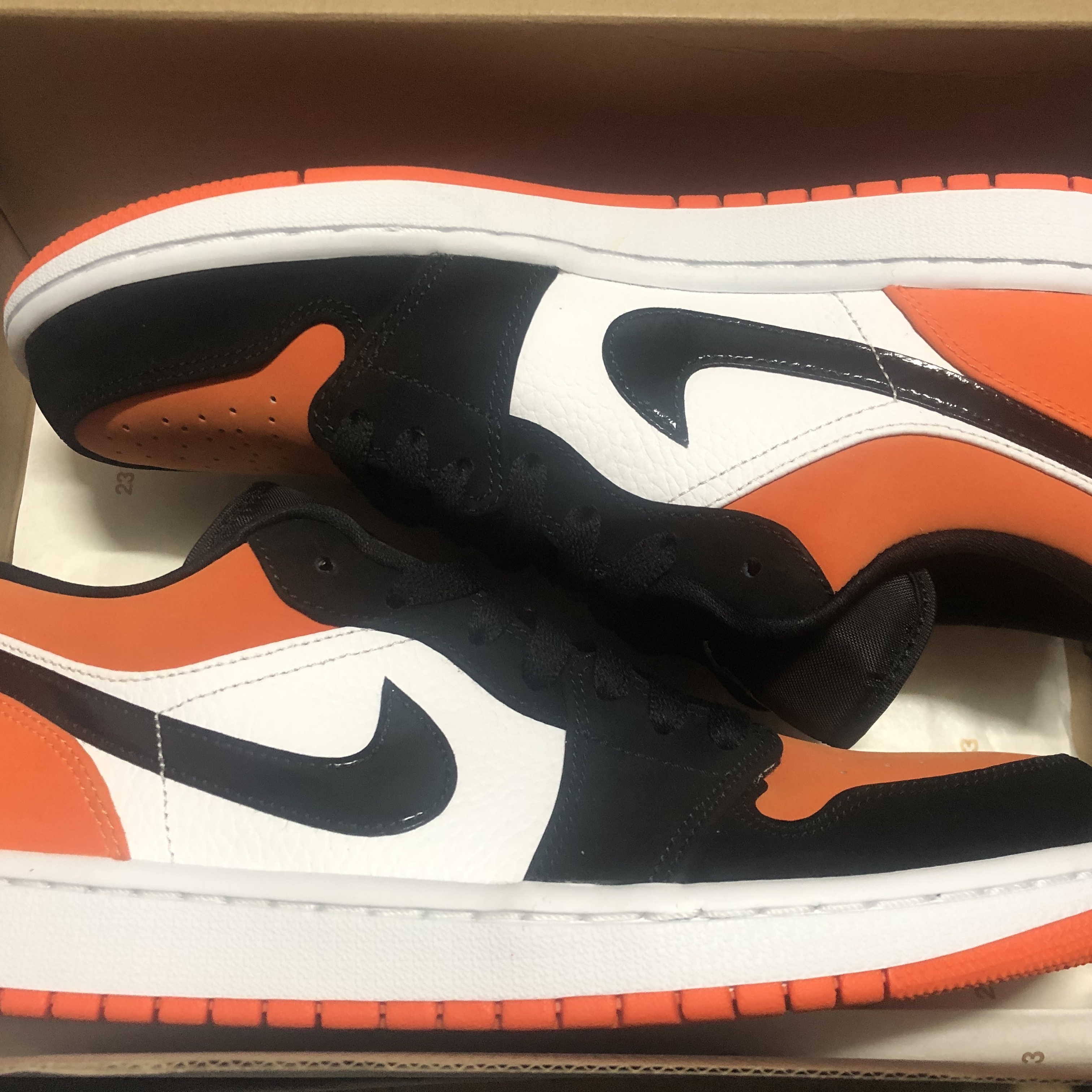 Jordan 1 Low Shattered Backboard 착용 스타일 - 1