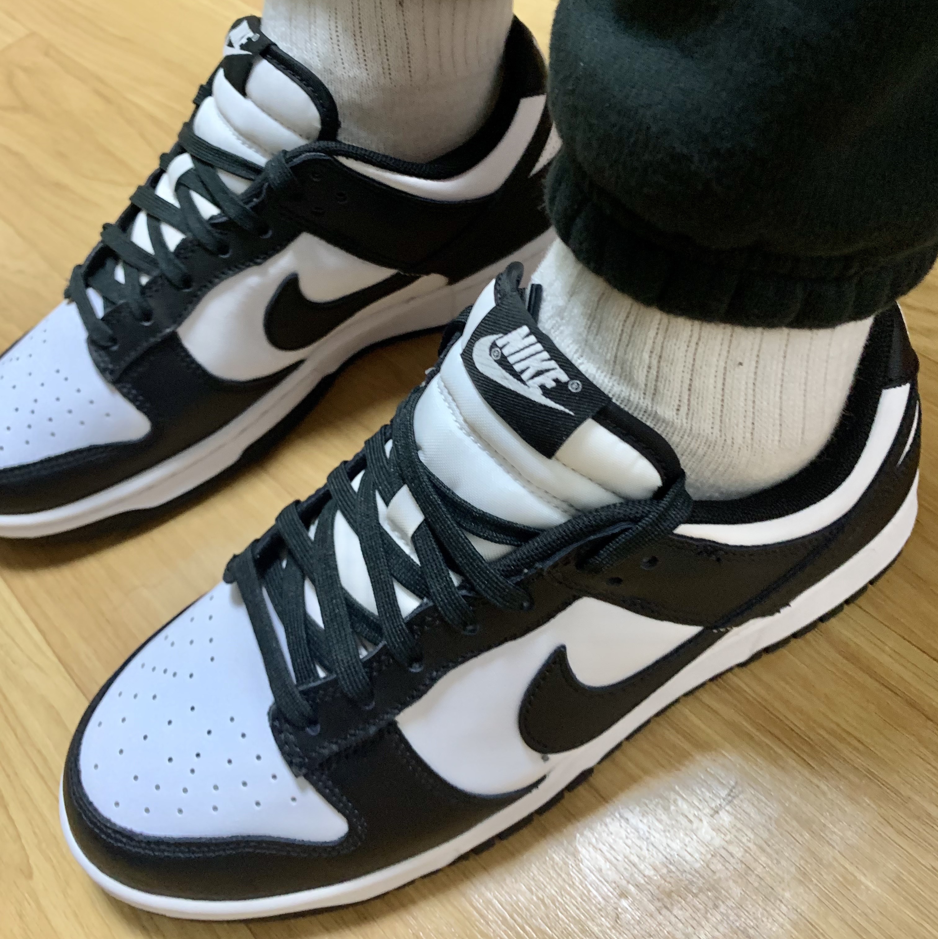 Nike Dunk Low Retro Black 착용 스타일 - 2