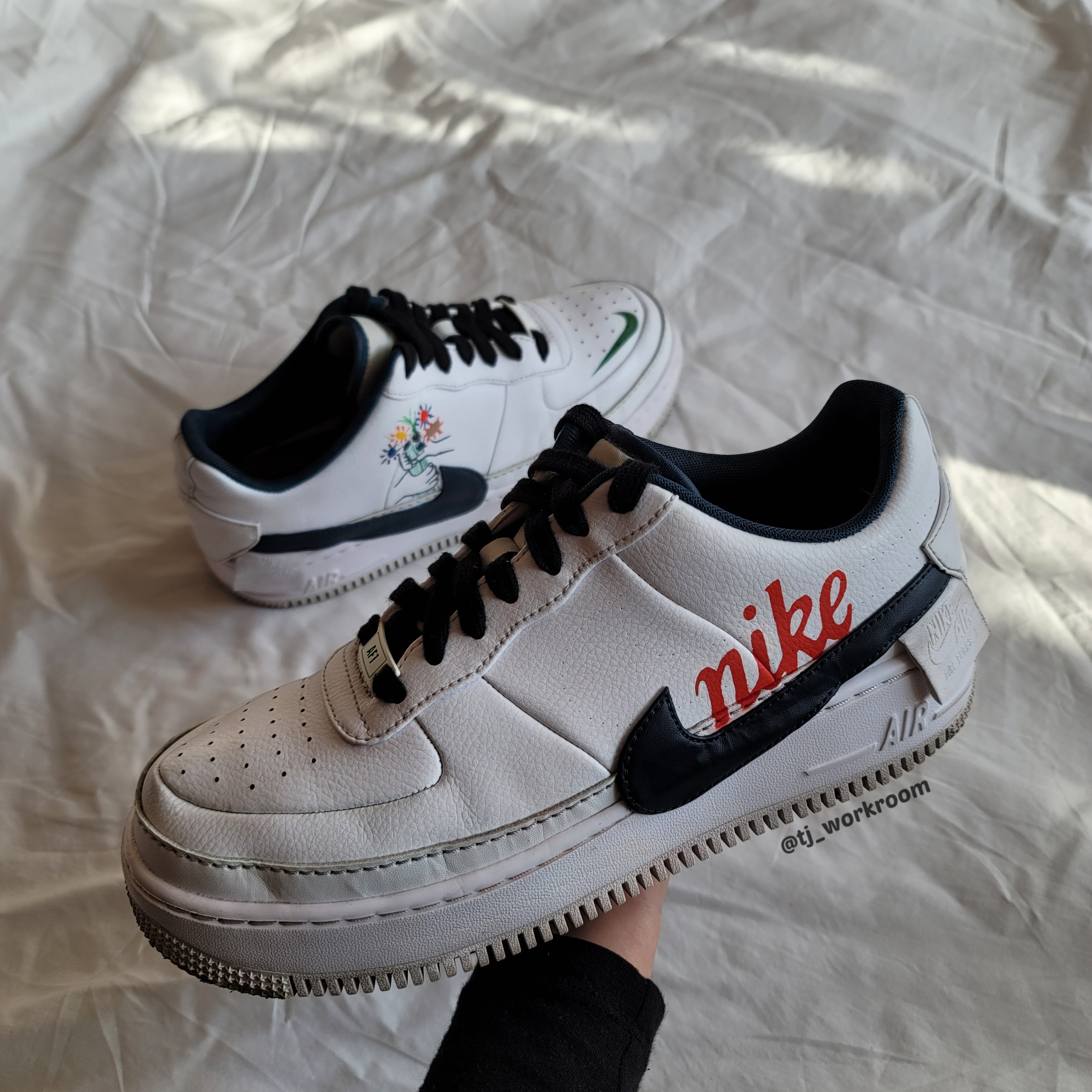 (W) Nike Air Force 1 Jester XX Triple White, (W) Nike Air Force 1 Jester XX Violet Mist 착용 스타일 - 2