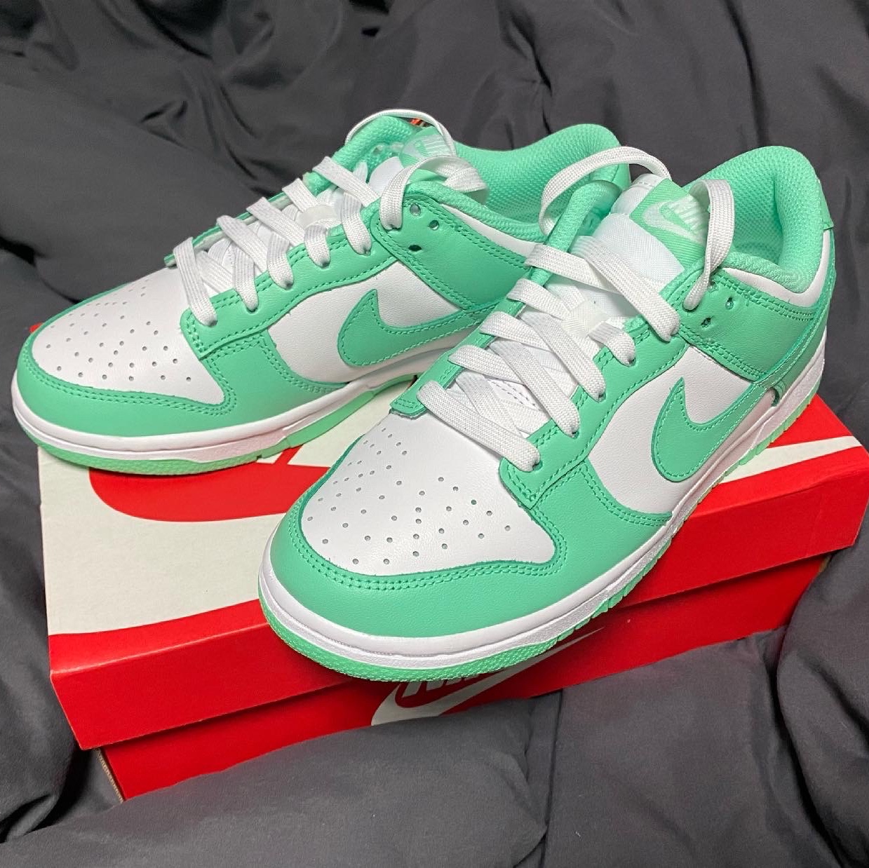 (W) Nike Dunk Low Green Glow 착용 스타일 - 1