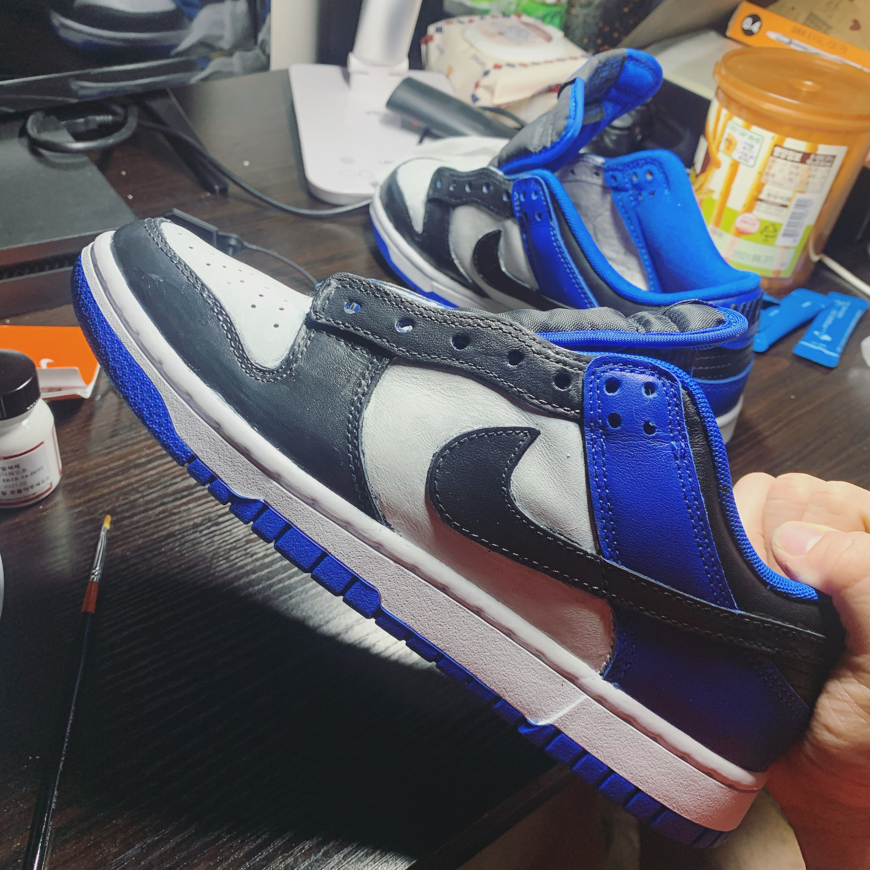 Nike Dunk Low Retro Hyper Cobalt 착용 스타일 - 2