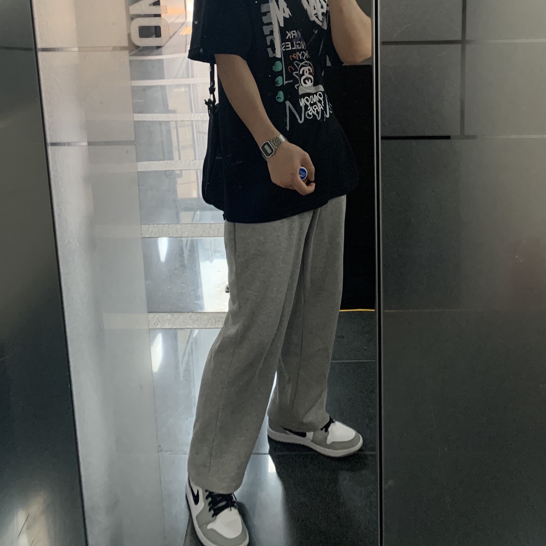 Jordan 1 Mid Light Smoke Grey 착용 스타일