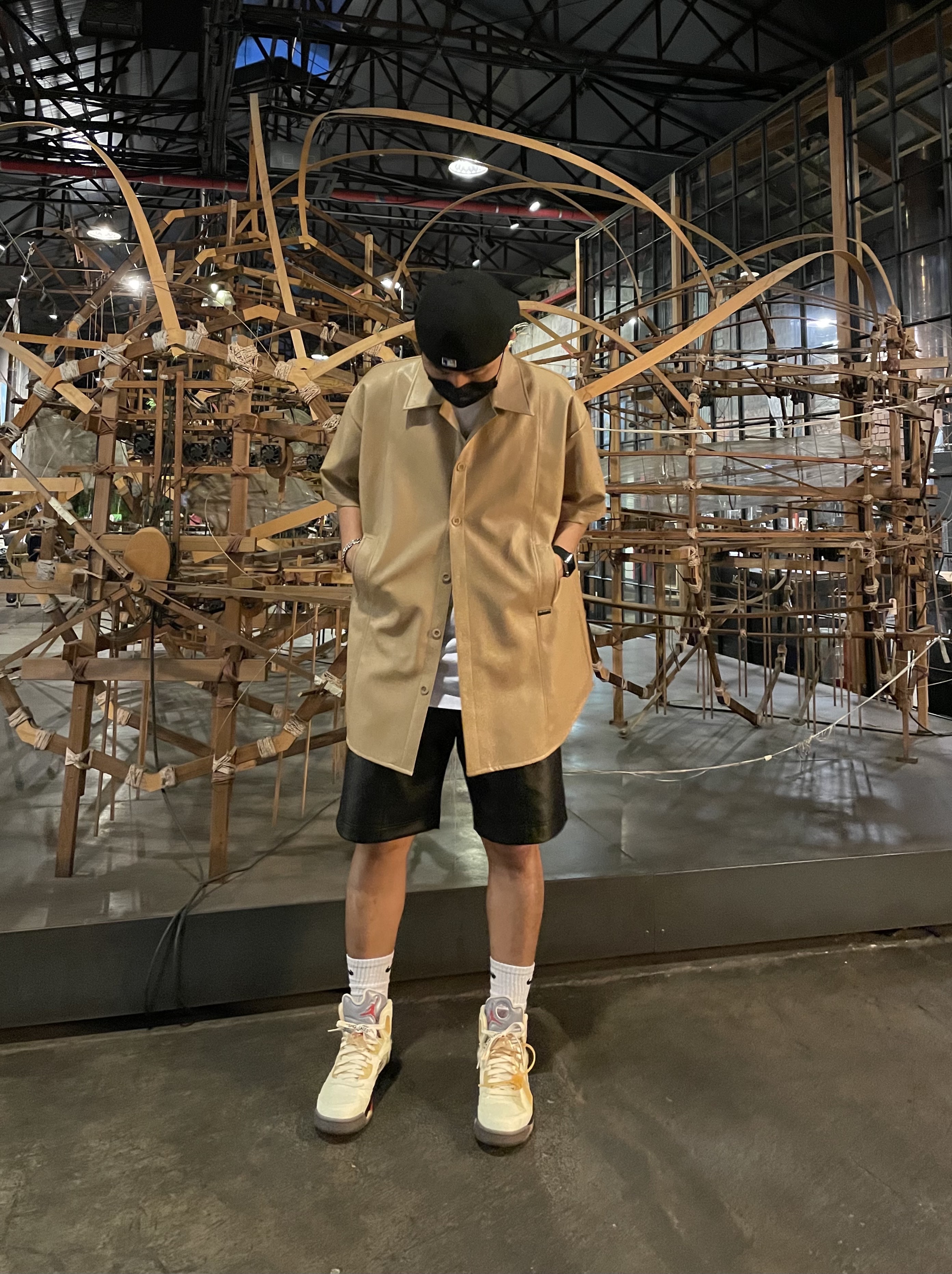 Jordan 5 x Off-White Retro SP Sail Fire Red 착용 스타일 - 3