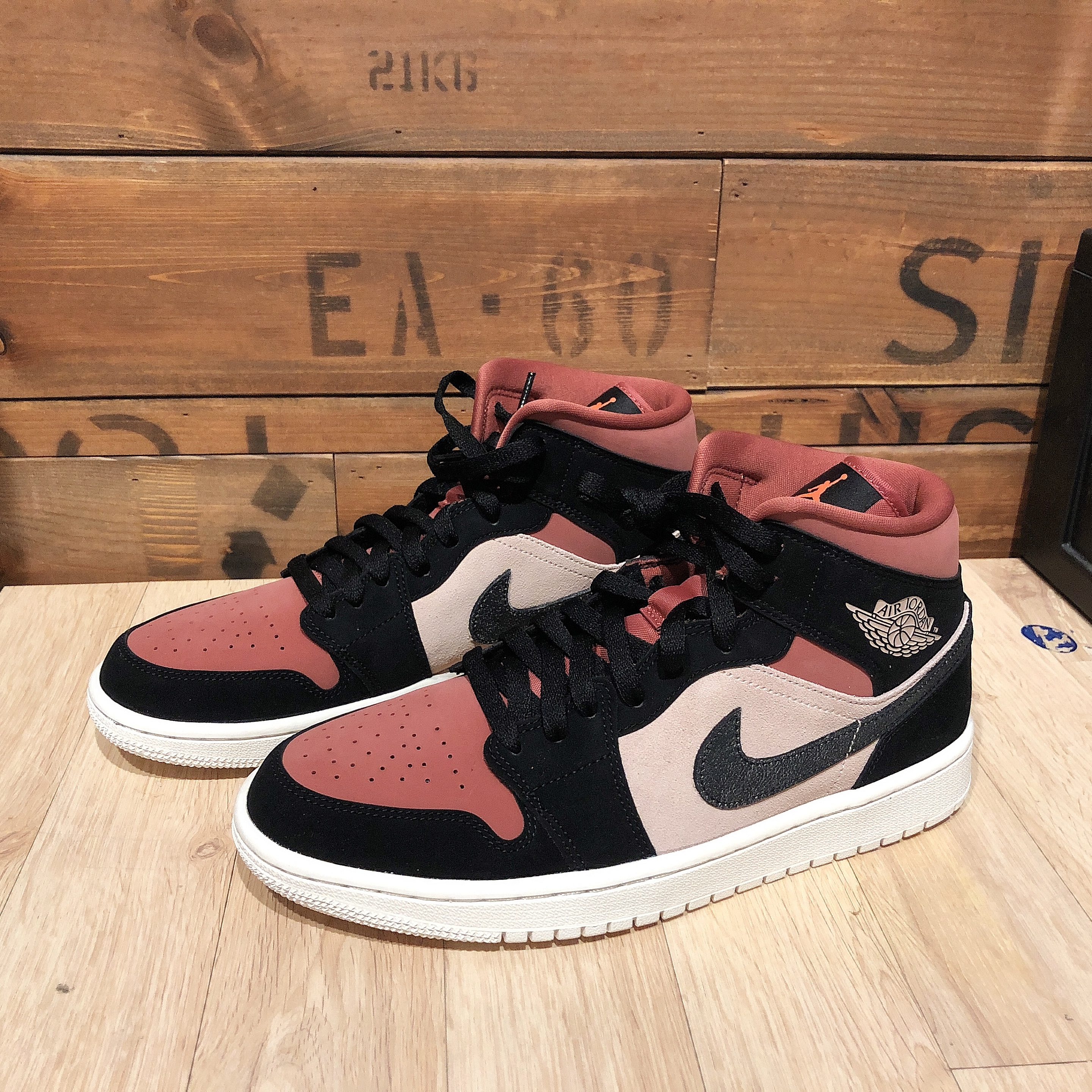 (W) Jordan 1 Mid Burgundy Dusty Pink 착용 스타일 - 5