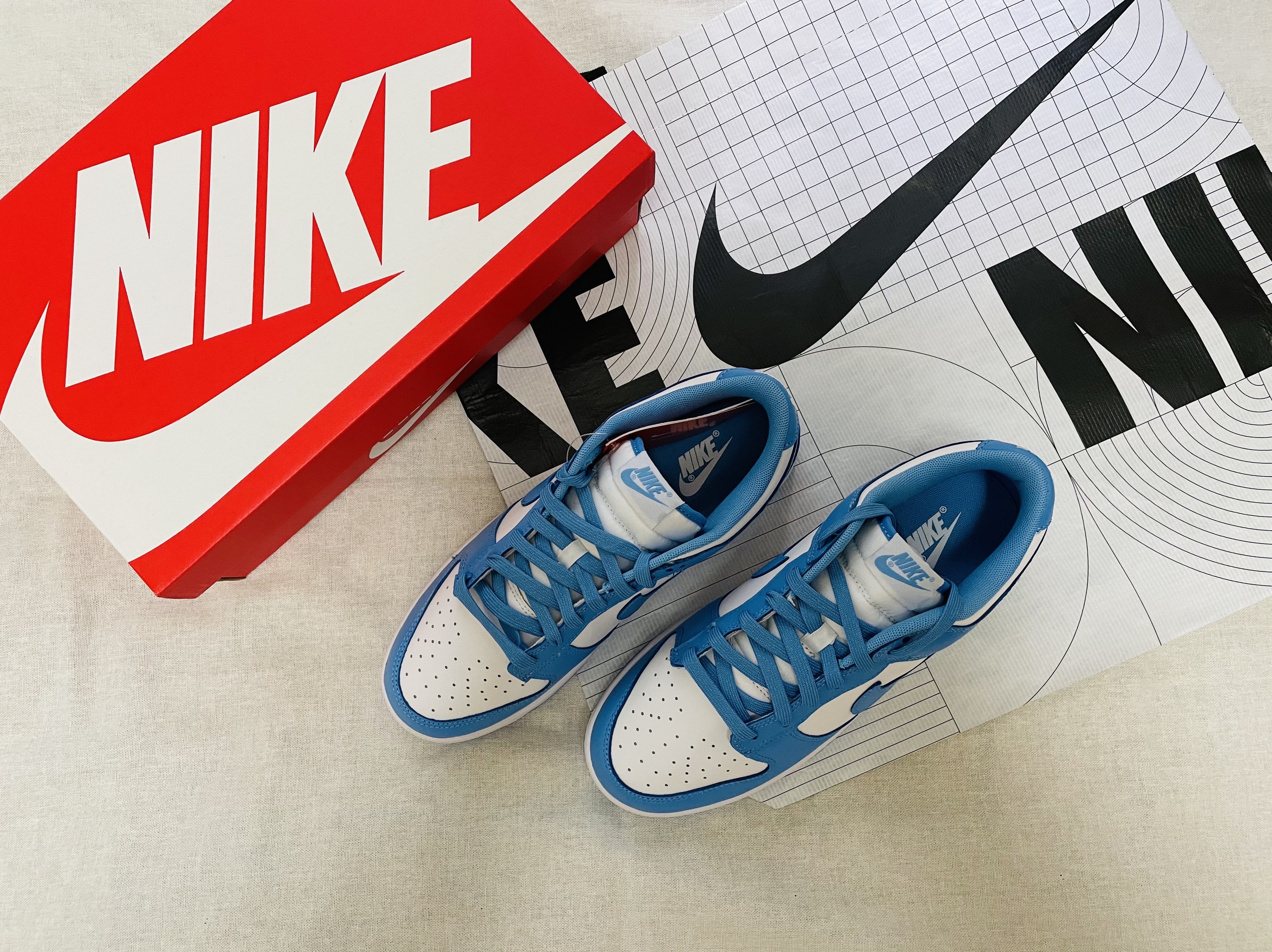 Nike Dunk Low Retro University Blue 착용 스타일 - 2