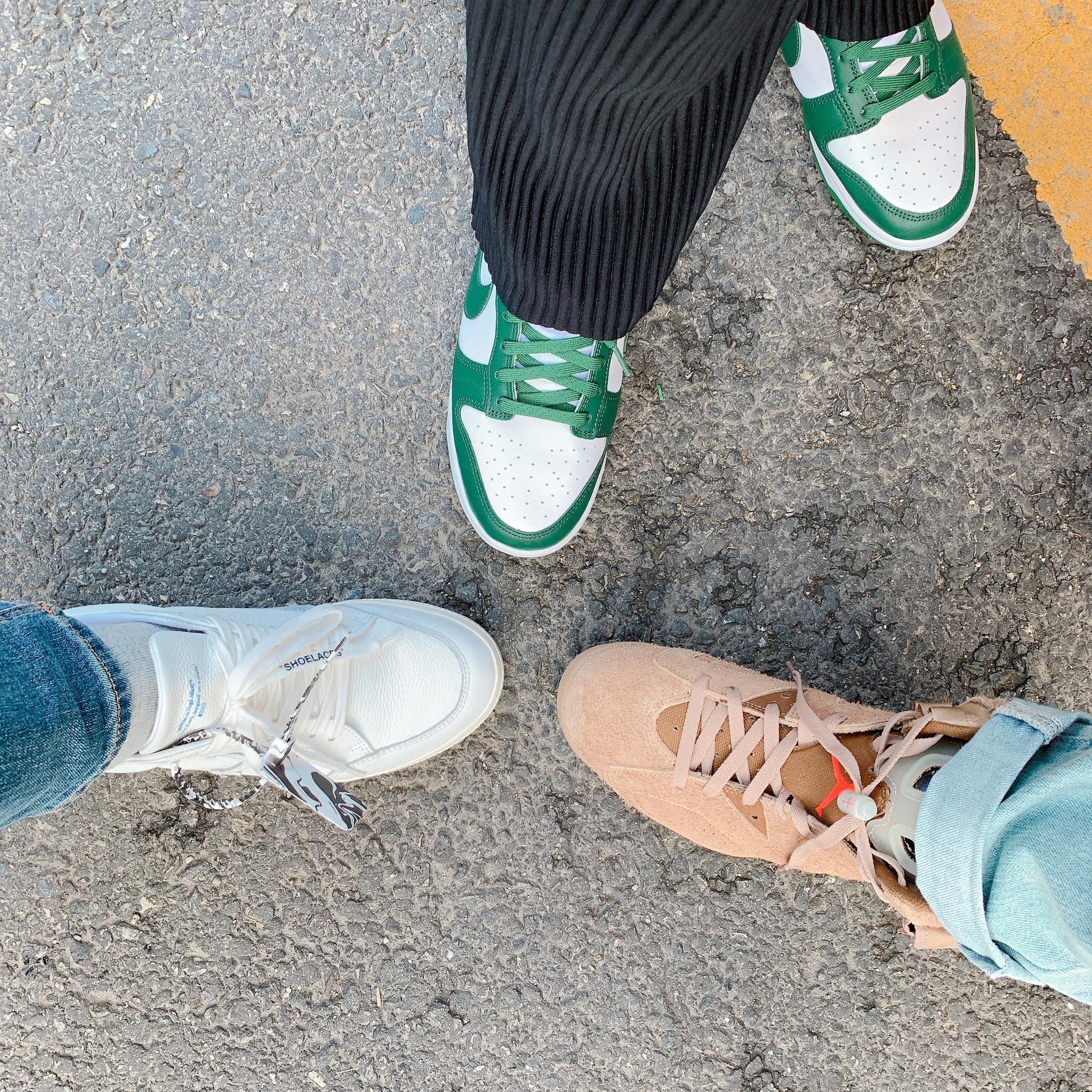 Jordan 6 x Travis Scott Retro SP British Khaki, Nike Dunk Low Retro Varsity Green 착용 스타일