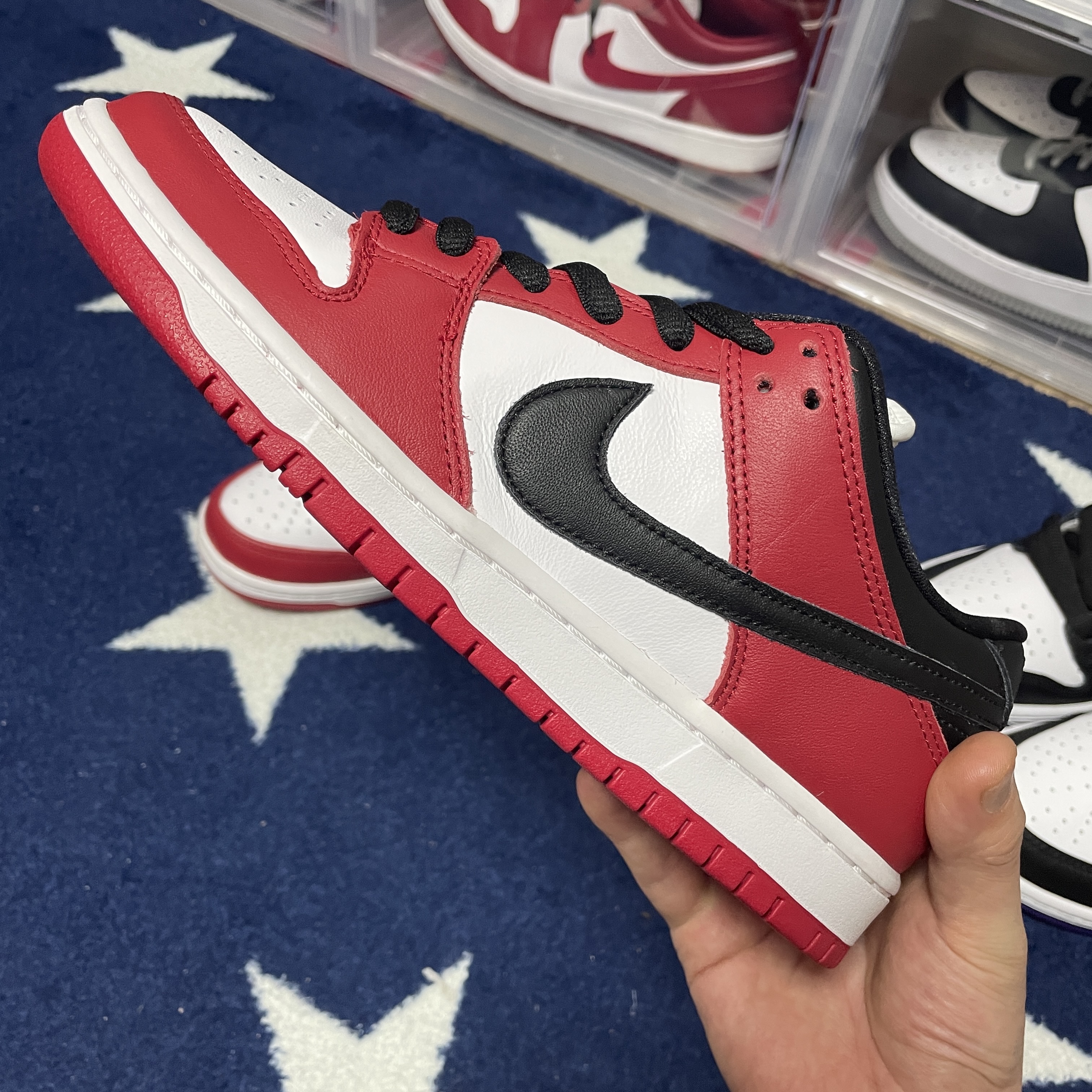 Nike SB Dunk Low Pro Chicago 착용 스타일 - 2