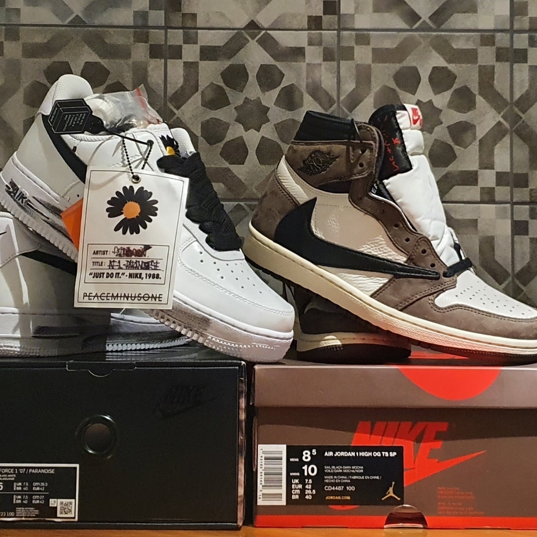 Jordan 1 x Travis Scott Retro High OG SP Mocha, Nike x Peaceminusone Air Force 1 Low Para-Noise 2.0 착용 스타일