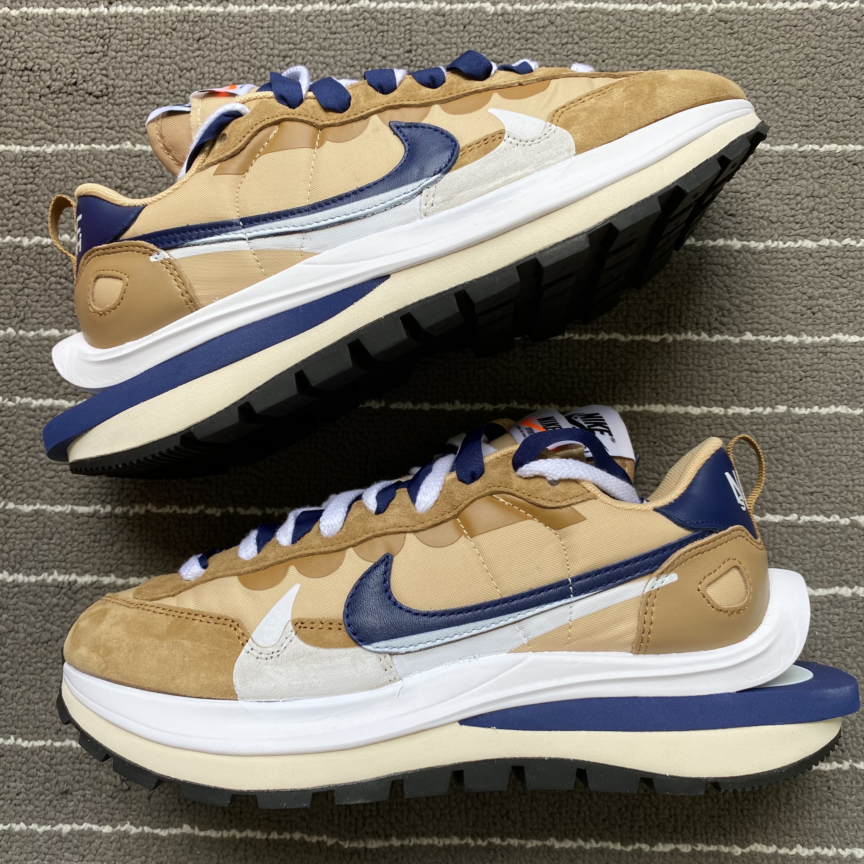 Nike x Sacai VaporWaffle Sesame and Blue Void 착용 스타일 - 1