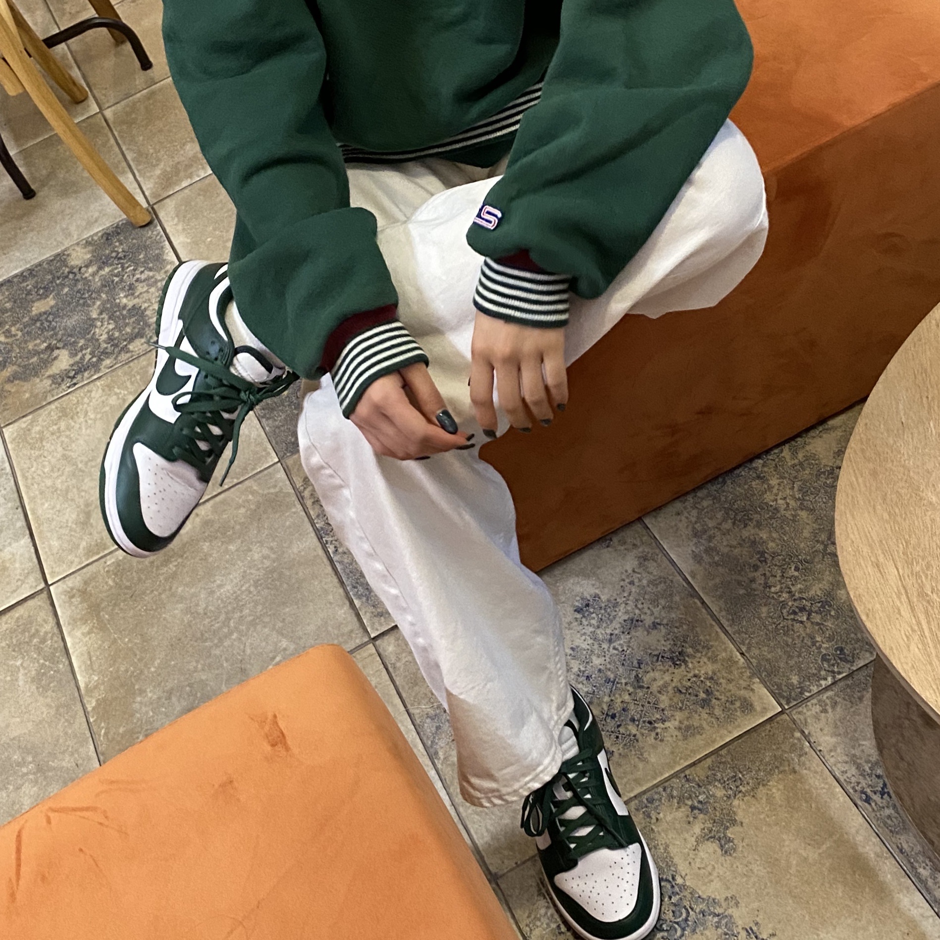 Nike Dunk Low Retro Varsity Green 착용 스타일 - 2