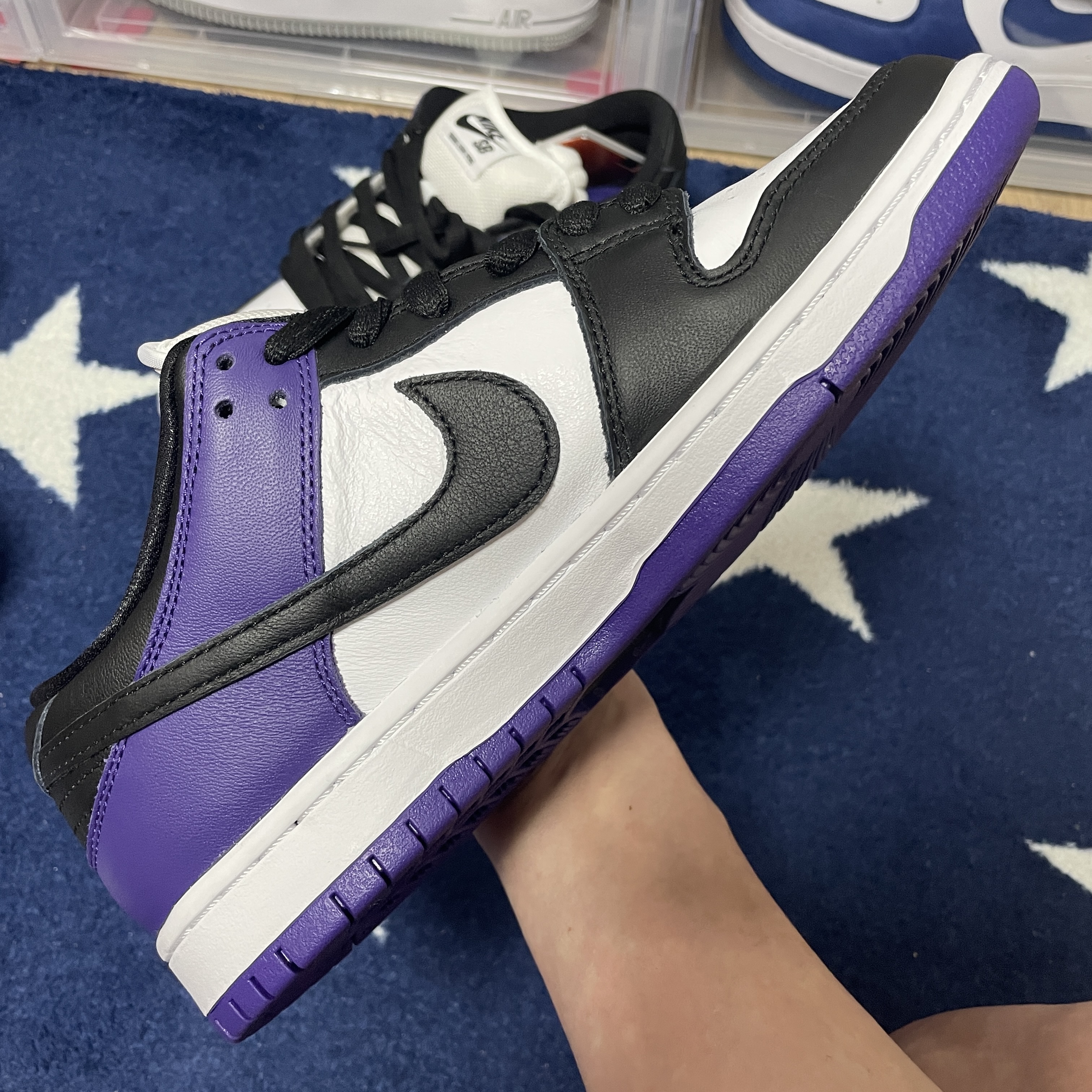 Nike SB Dunk Low Pro Court Purple 착용 스타일 - 3