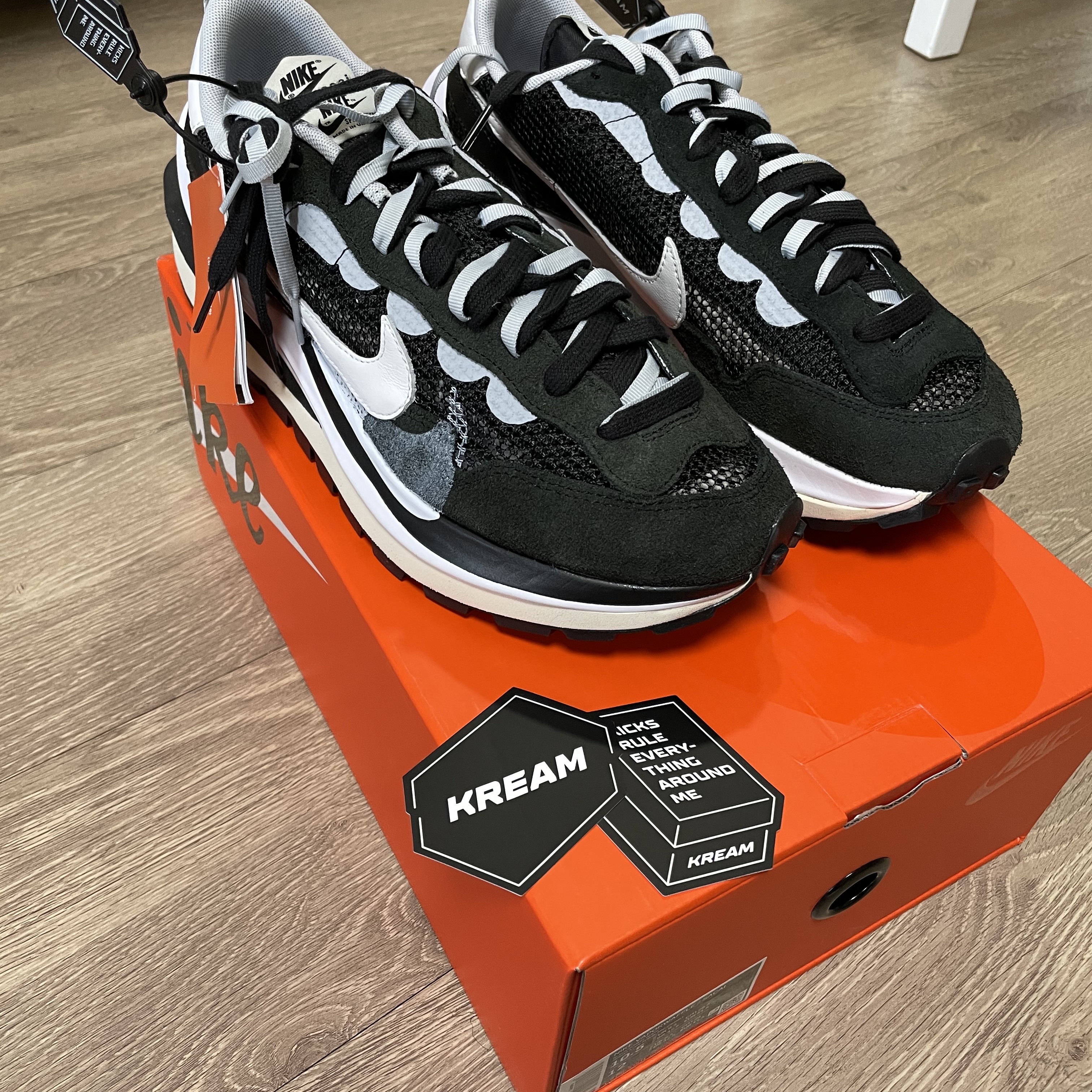Nike x Sacai VaporWaffle Black White 착용 스타일