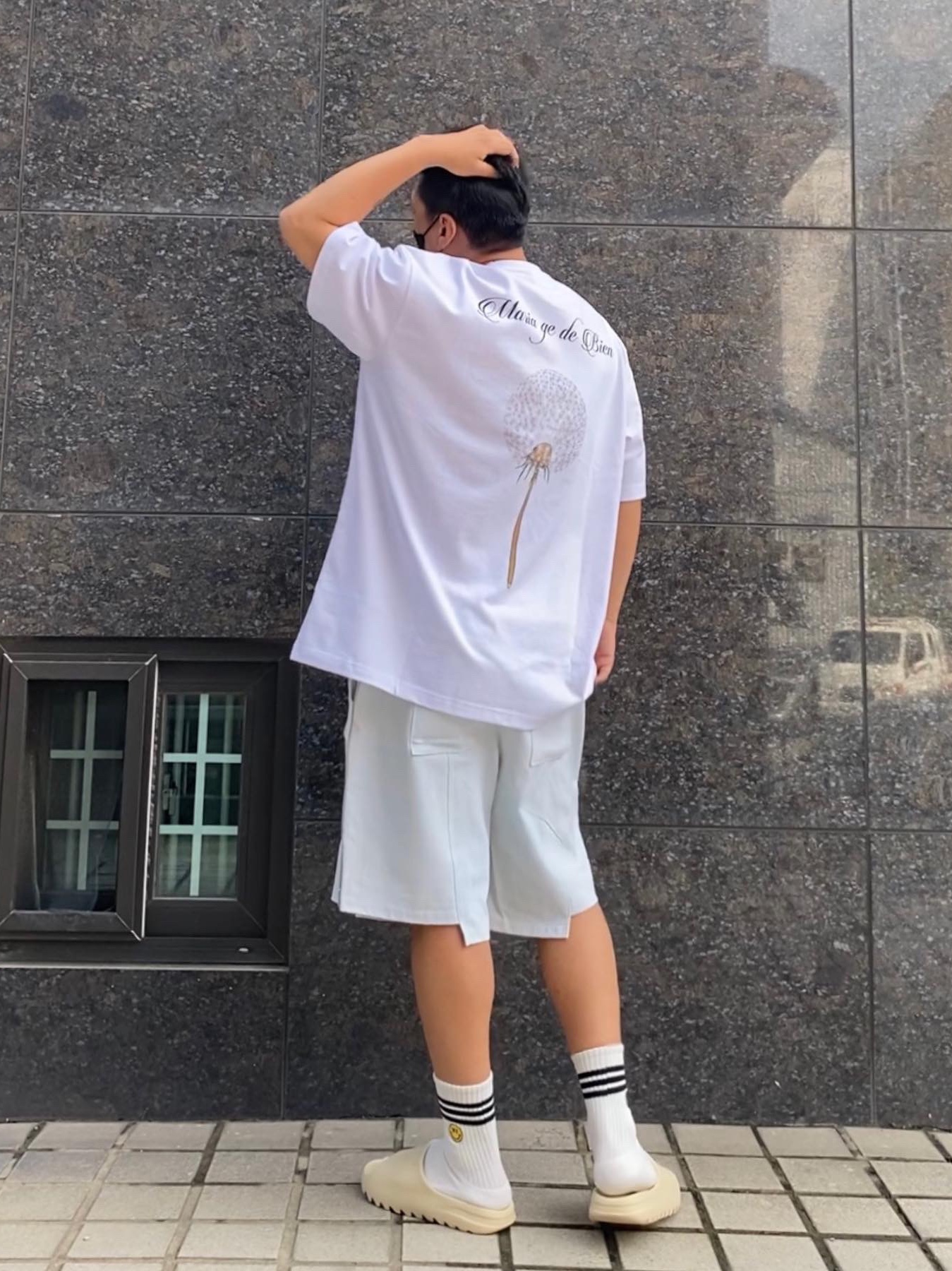 Adidas Yeezy Slide Bone 착용 스타일 - 2