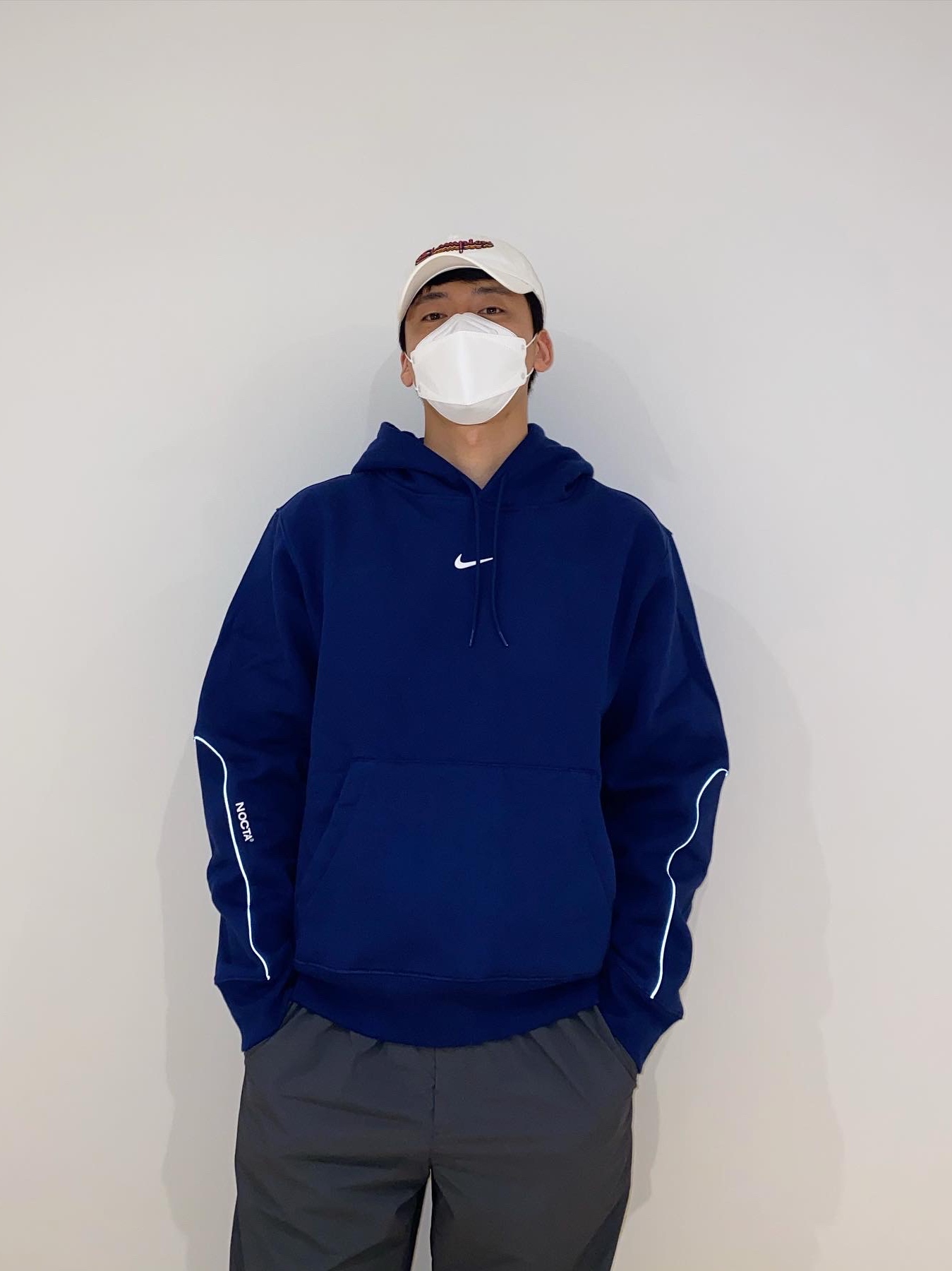 Nike x Drake Nocta Cardinal Stock Essential Hoodie Navy - Asia 착용 스타일 - 1