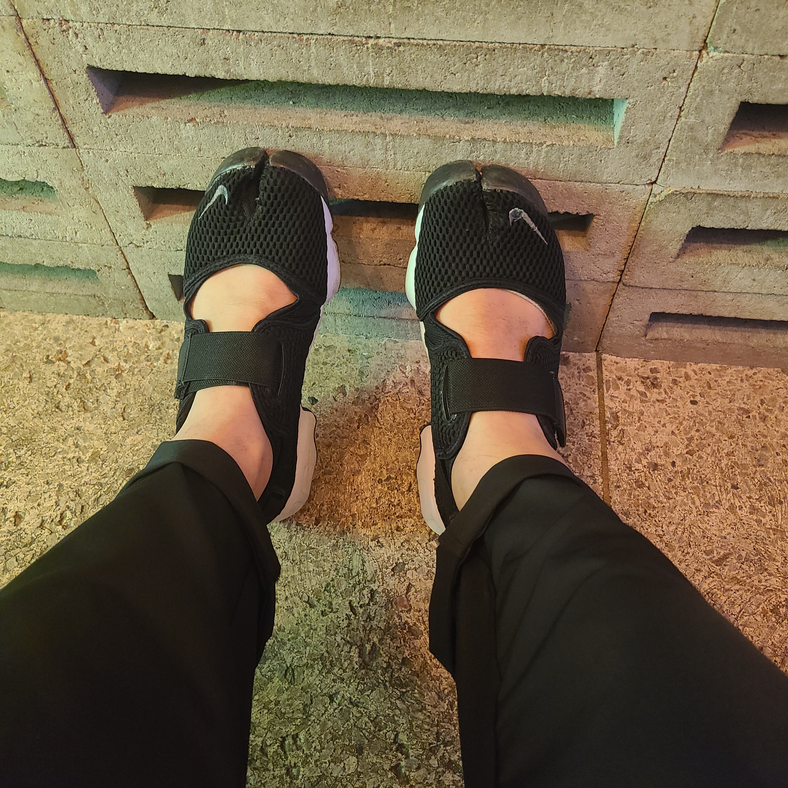 (W) Nike Air Rift Breathe Black 착용 스타일