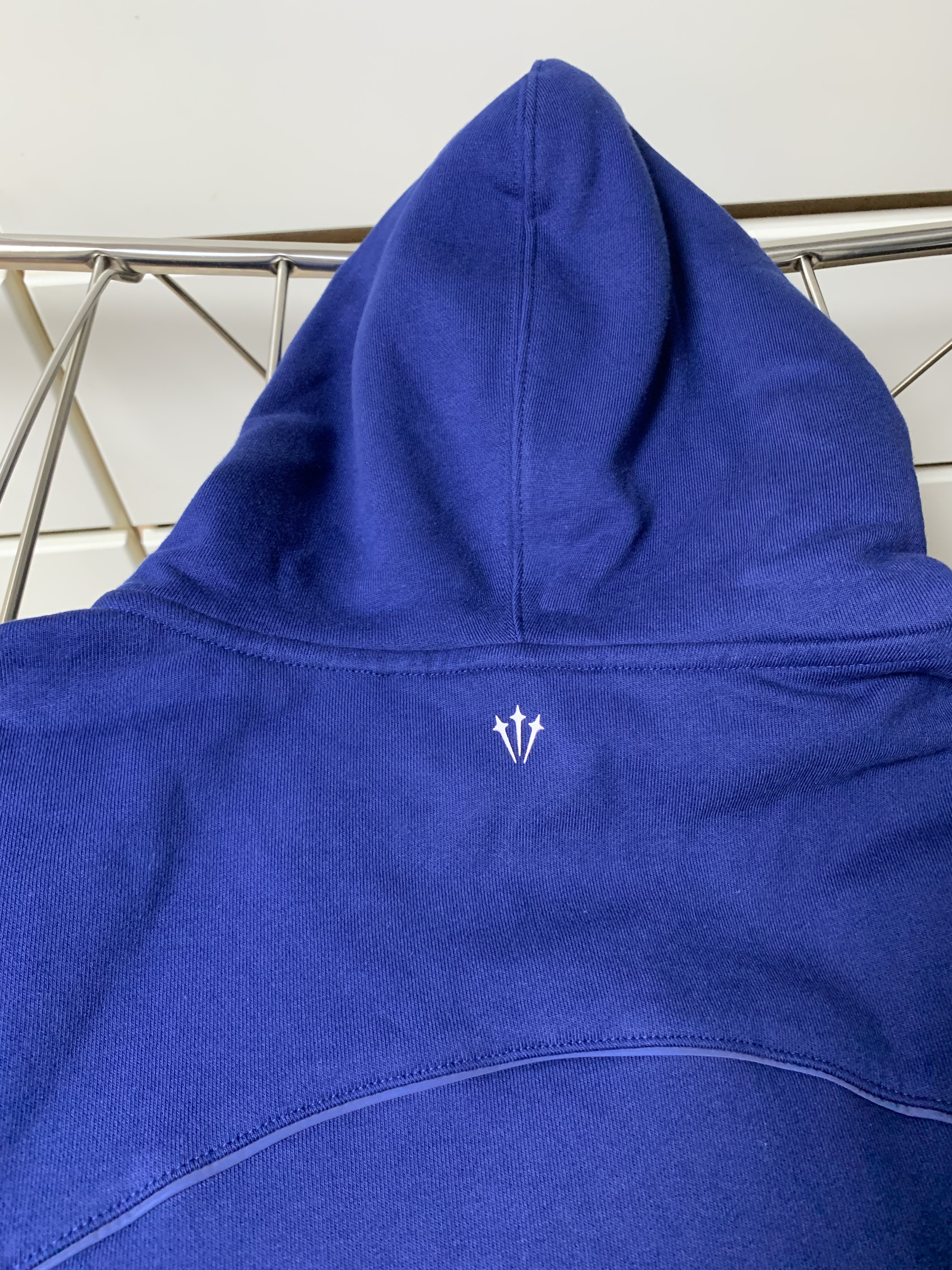 Nike x Drake Nocta Cardinal Stock Essential Hoodie Navy - US/EU 착용 스타일 - 5
