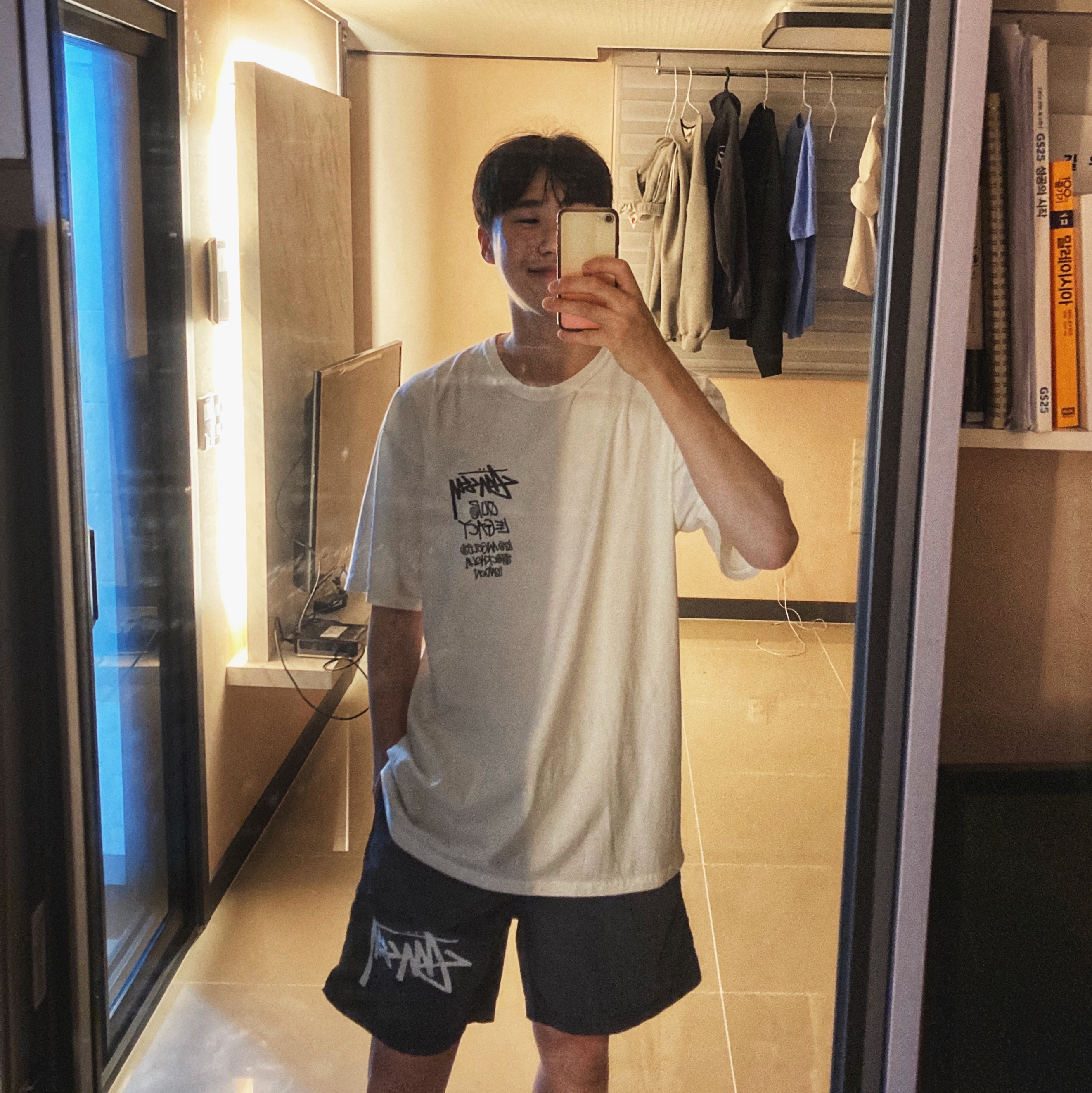 Nike Dunk Low Retro Black, Stussy x Our Legacy Surfman Pig. Dyed T-Shirt Natural - 20FW 착용 스타일