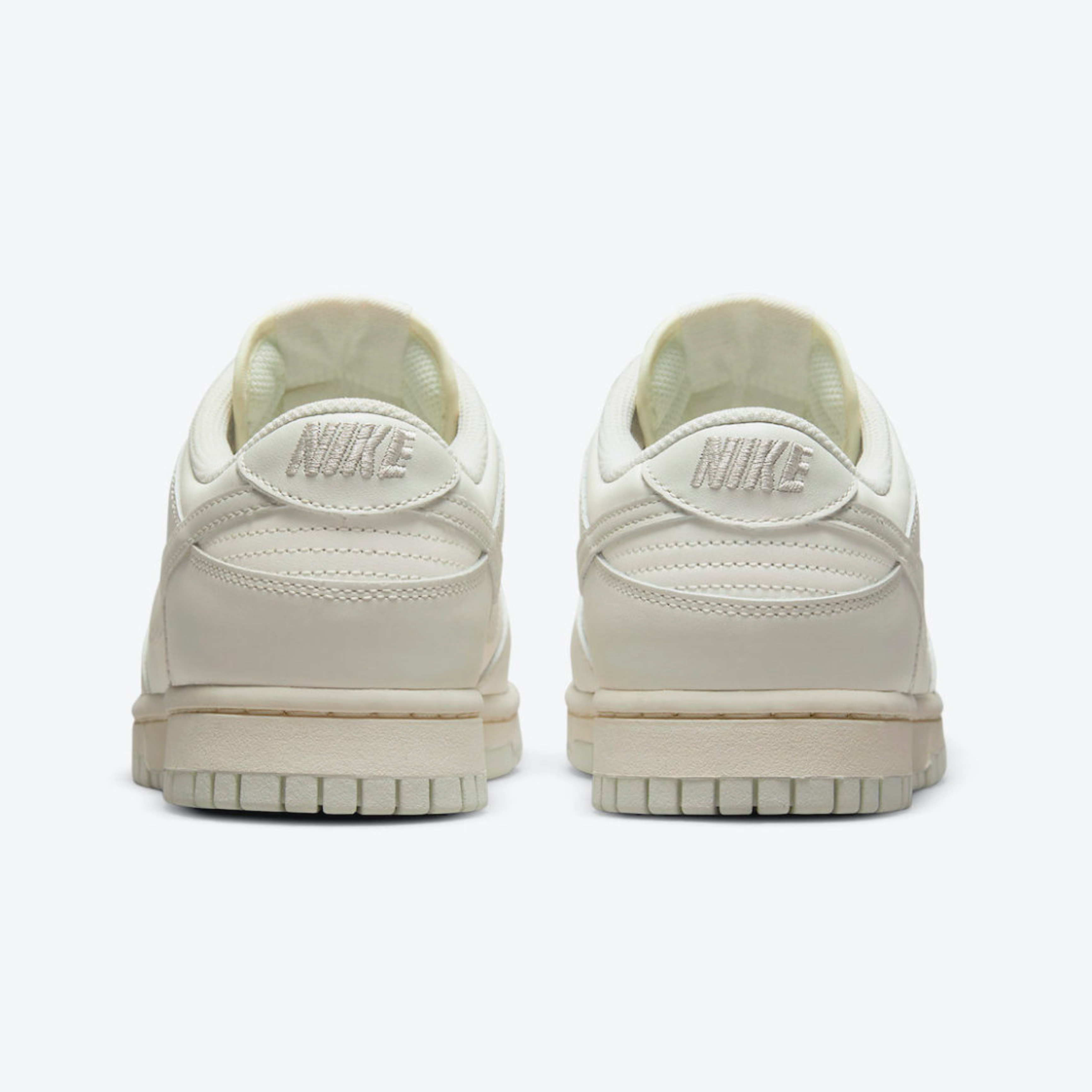 (W) Nike Dunk Low Photon Dust, (W) Jordan 1 Zoom Air CMFT Light Bone 착용 스타일 - 5