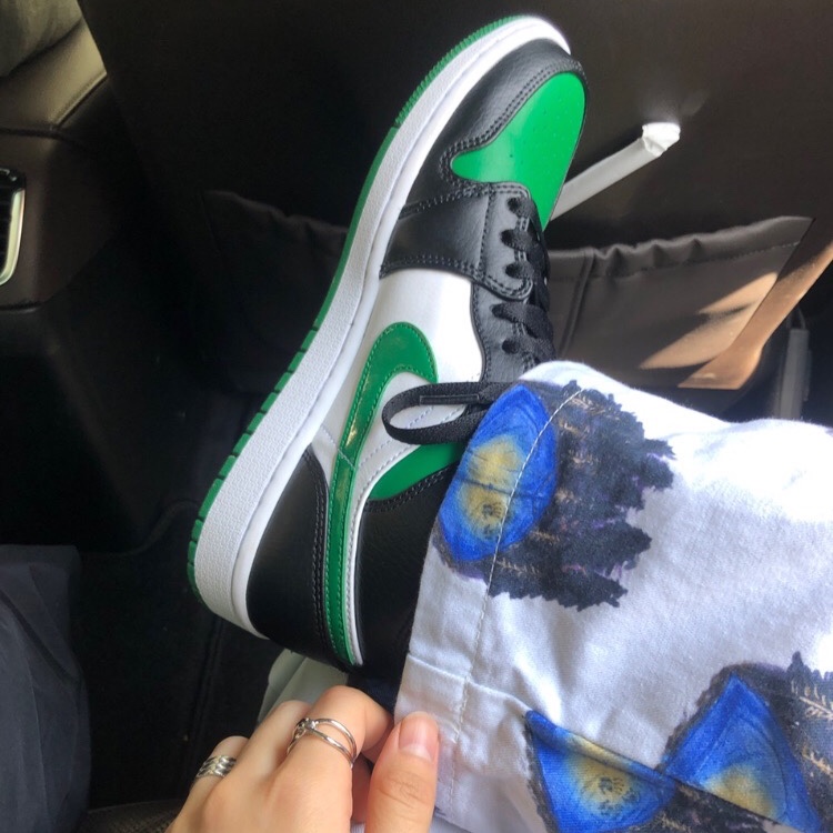 Jordan 1 Mid Green Toe 착용 스타일