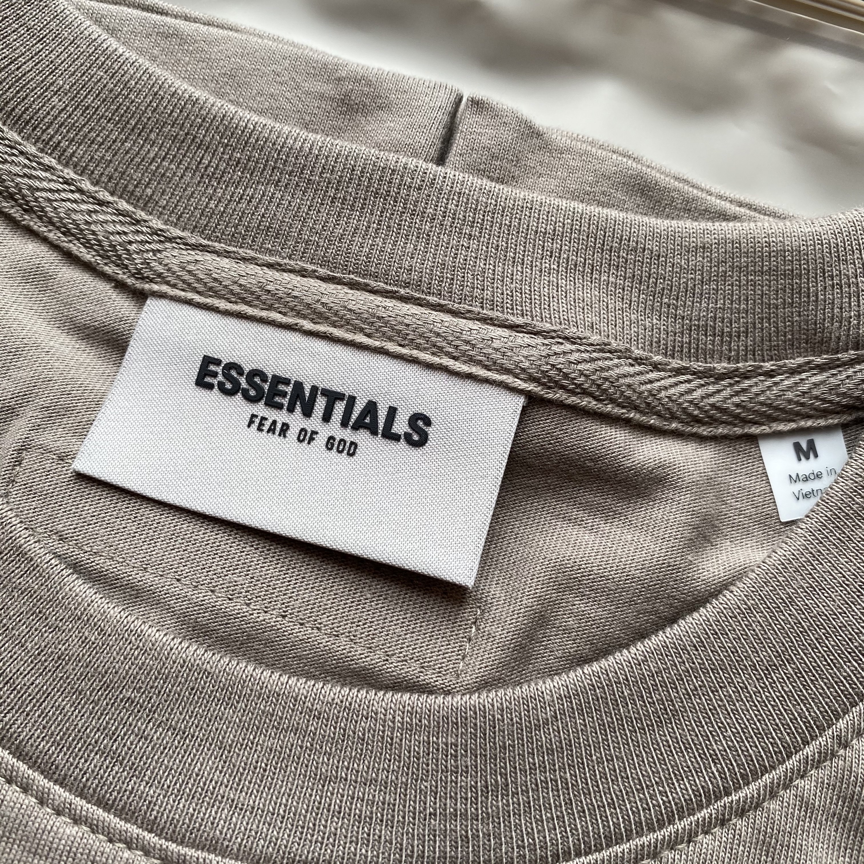 Essentials T-Shirt Taupe - 21SS 착용 스타일 - 2