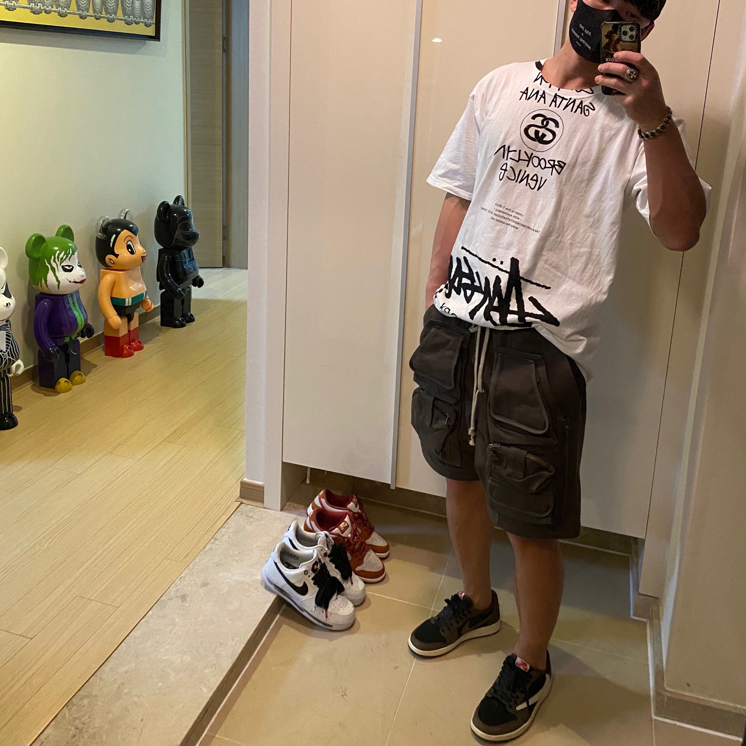 Jordan 1 x Travis Scott Retro Low OG SP Mocha, Nike x Peaceminusone Air Force 1 Low Para-Noise 2.0 착용 스타일