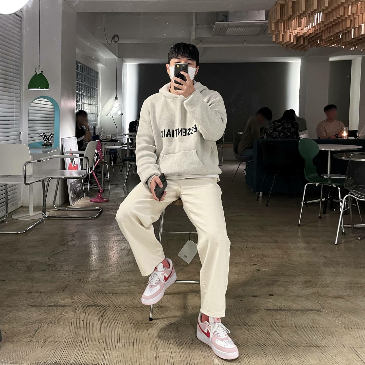 Nike Air Force 1 '07 QS Valentine's Day 착용 스타일