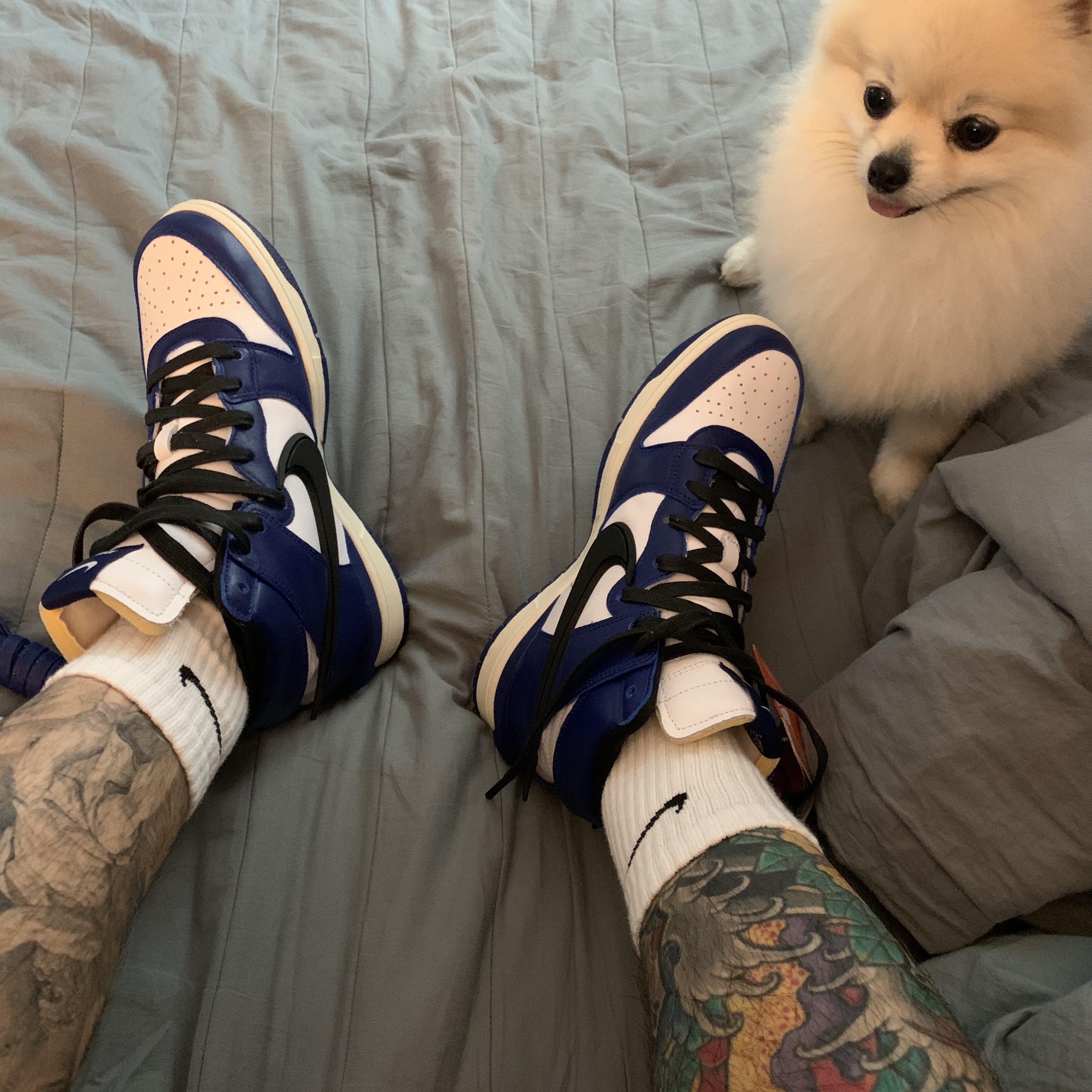 Nike x Ambush Dunk High Deep Royal Blue, Nike x Drake Nocta Cardinal Stock Essential Hoodie Navy - Asia 착용 스타일 - 2