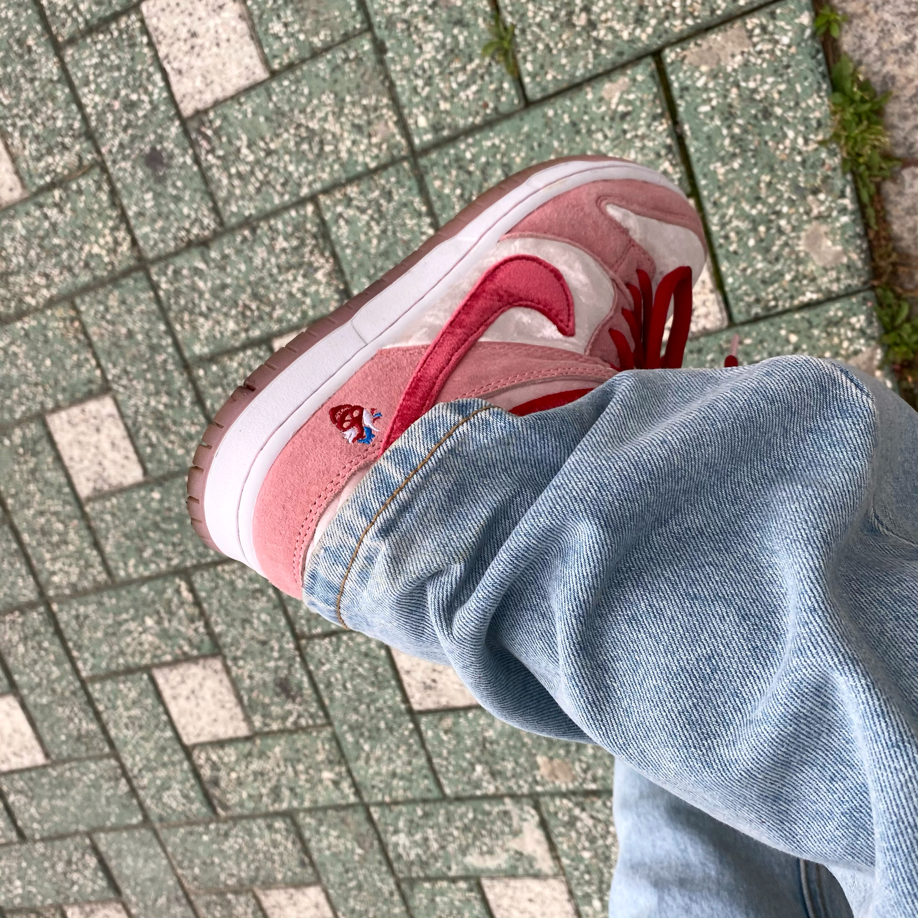 Nike x StrangeLove SB Dunk Low Pink (Regular Box) 착용 스타일