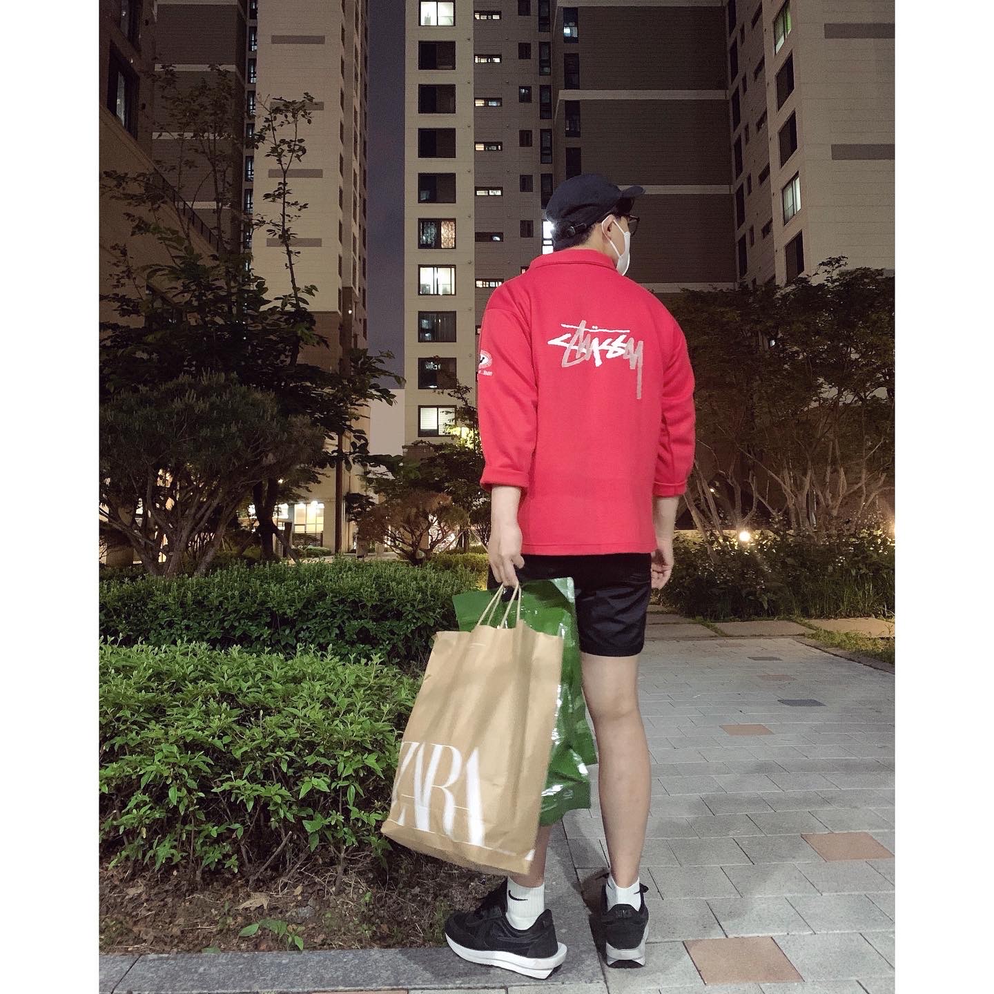 Nike x Sacai LDWaffle Black Nylon 착용 스타일