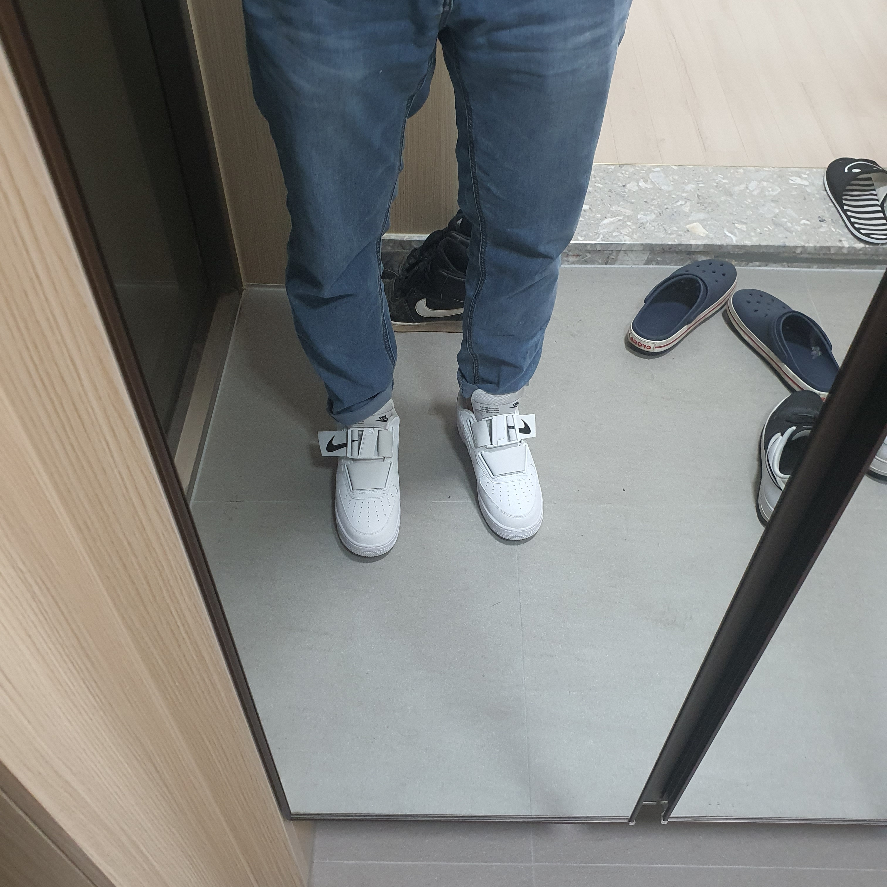 Nike Air Force 1 Utility White Black White Sole 착용 스타일