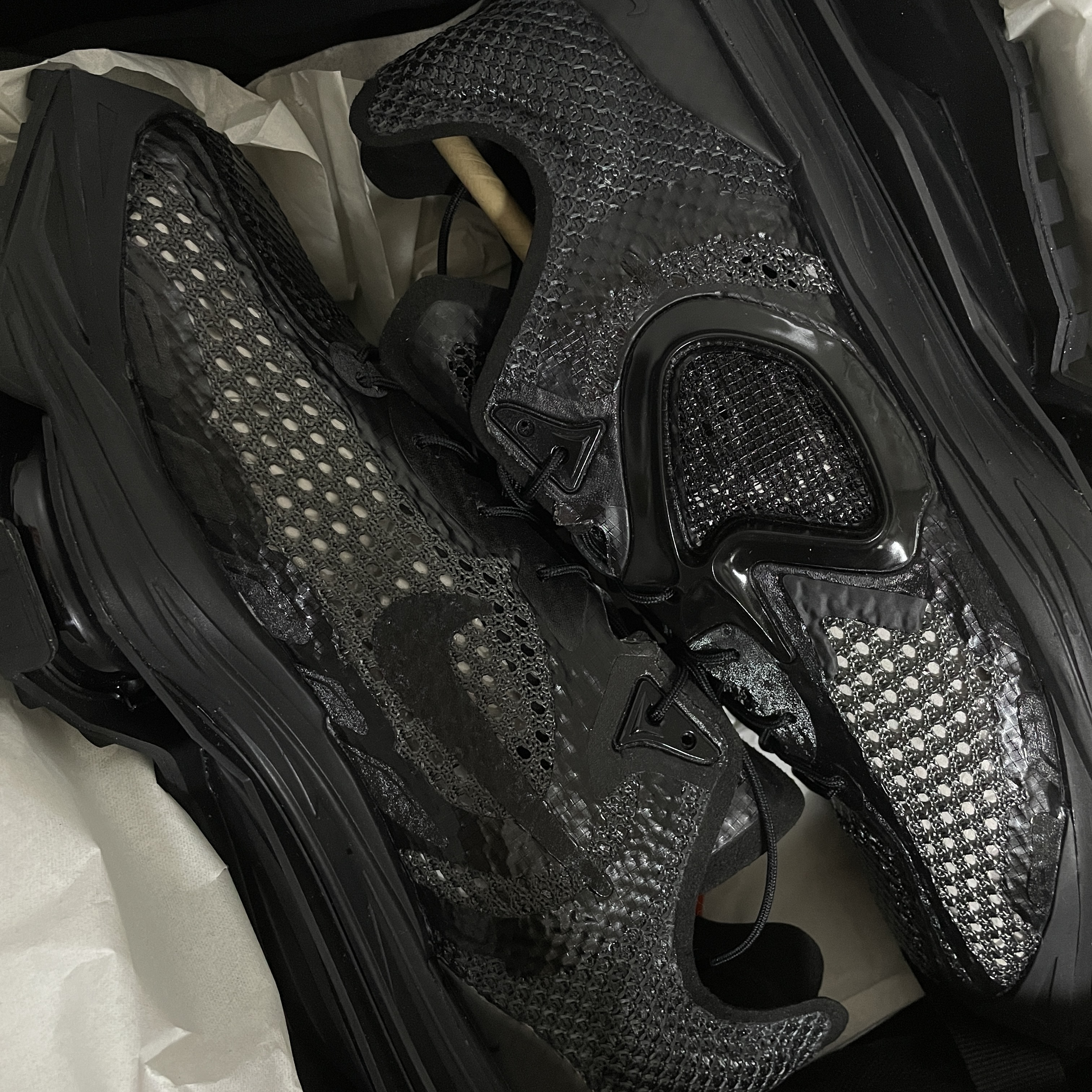 Nike x Matthew M Williams Zoom 004 Triple Black 착용 스타일 - 2