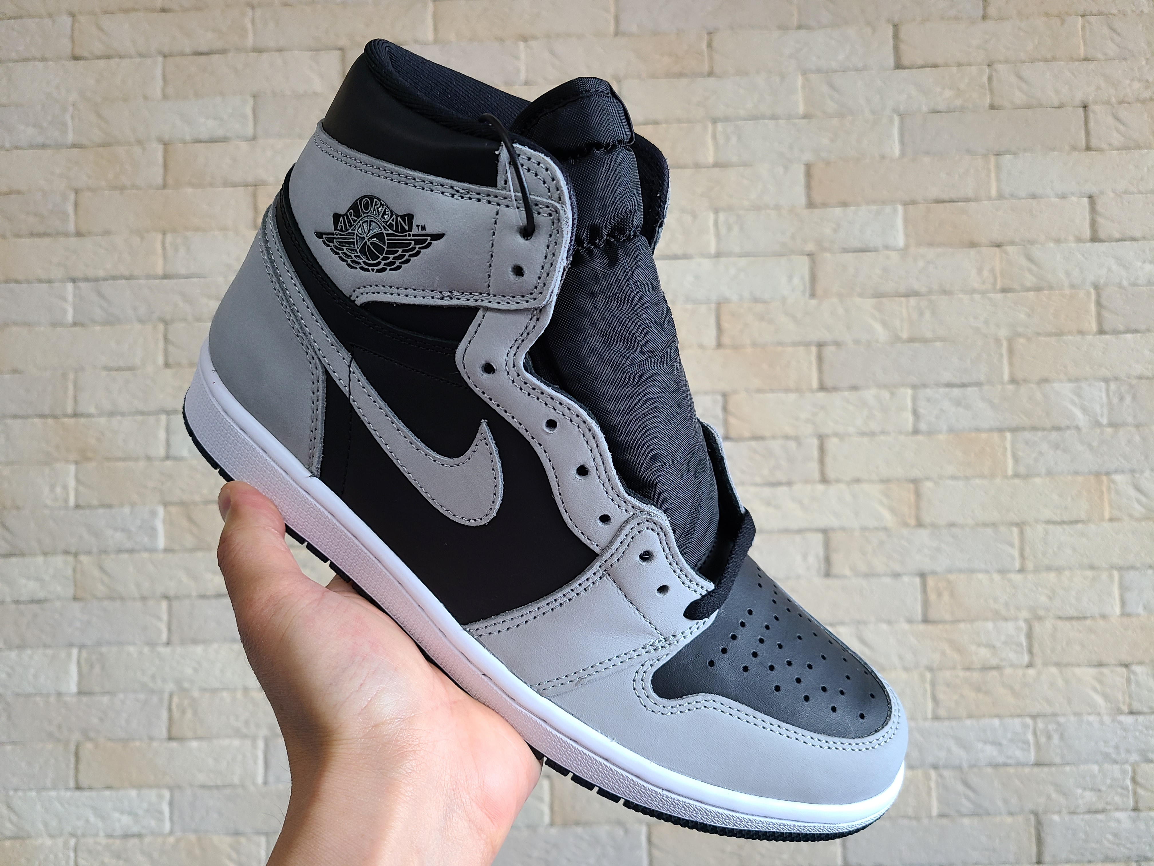 Jordan 1 Retro High OG Shadow 2.0 착용 스타일 - 5