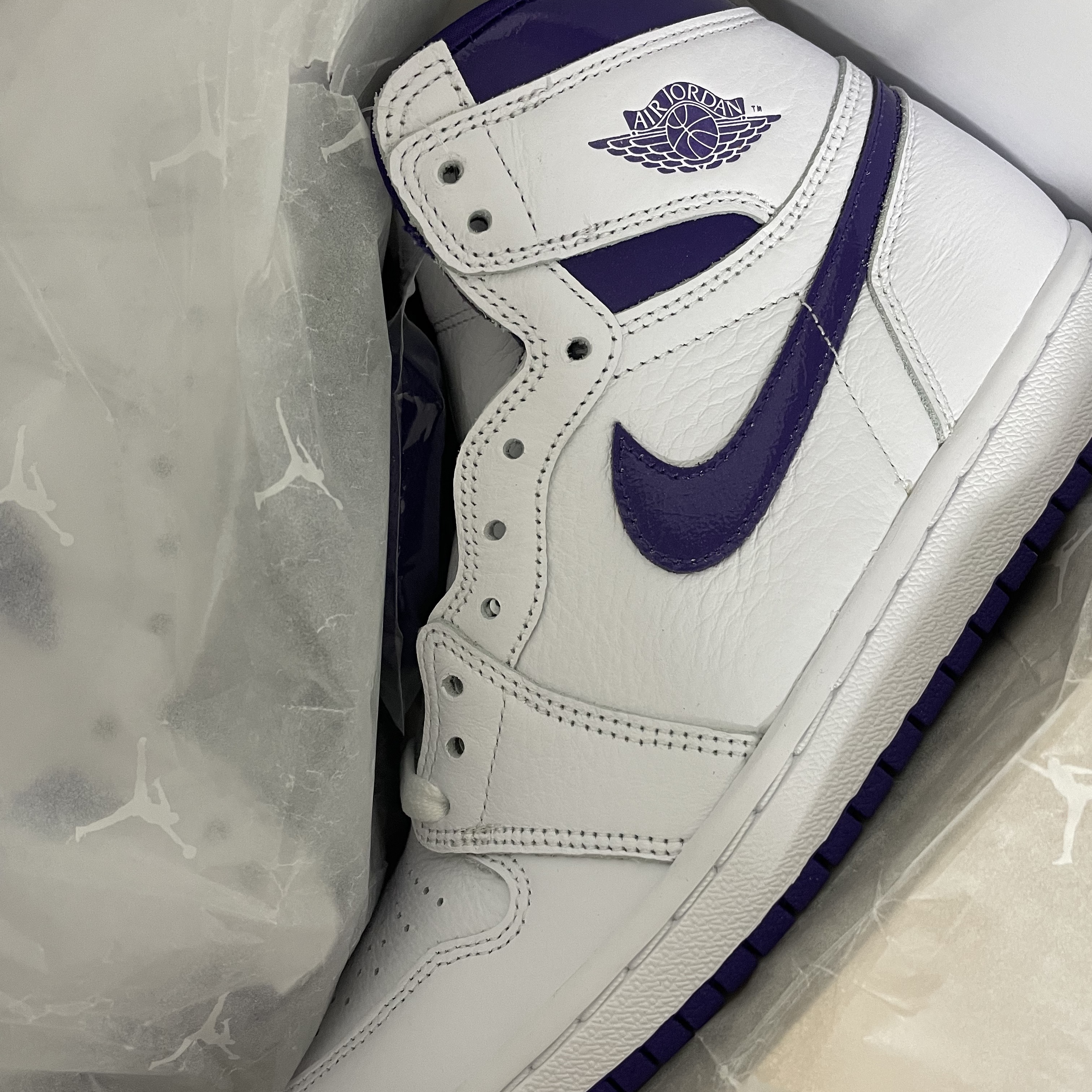 (W) Jordan 1 High OG Court Purple 착용 스타일
