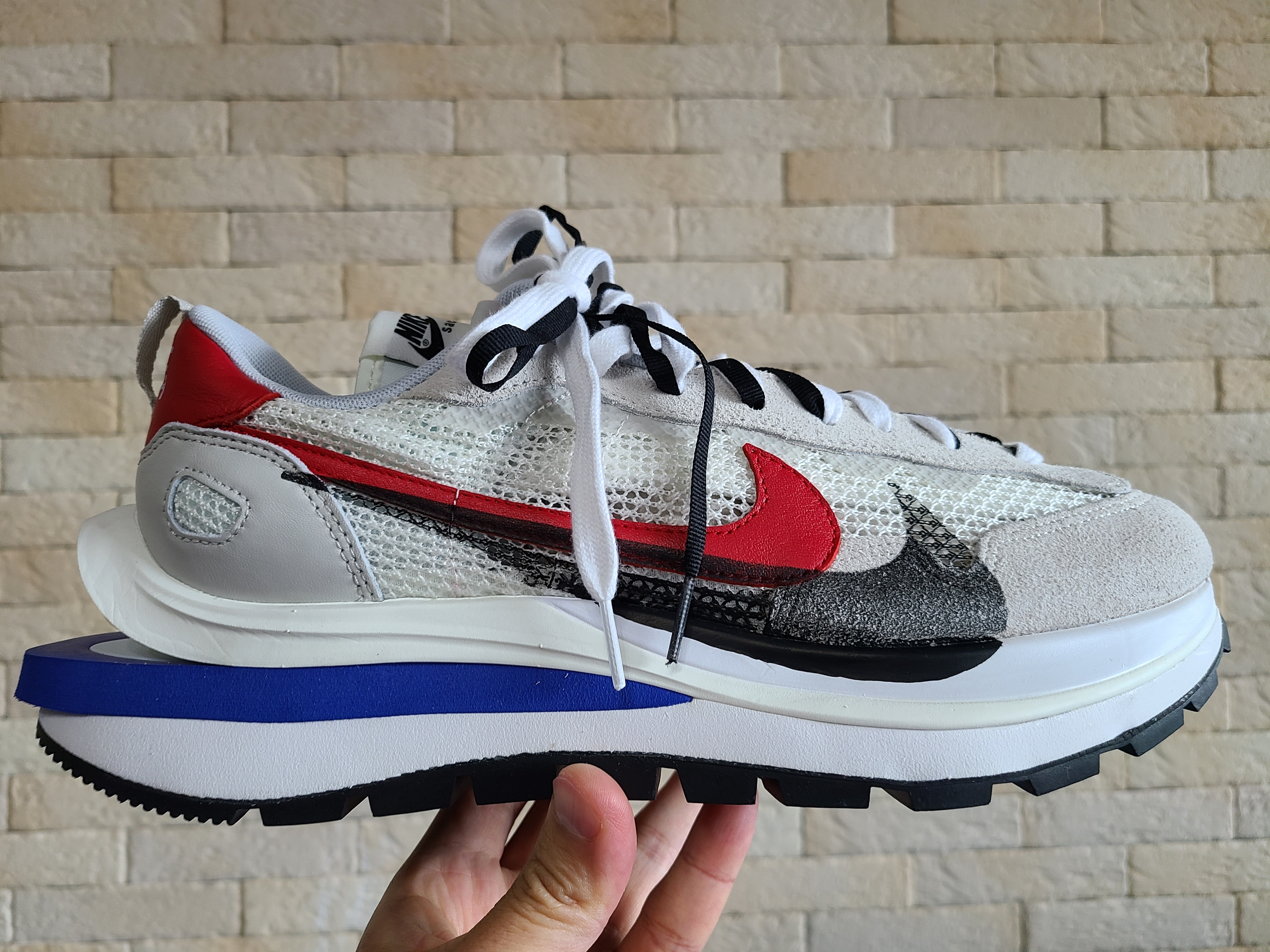 Nike x Sacai VaporWaffle Royal Fuchsia 착용 스타일 - 2