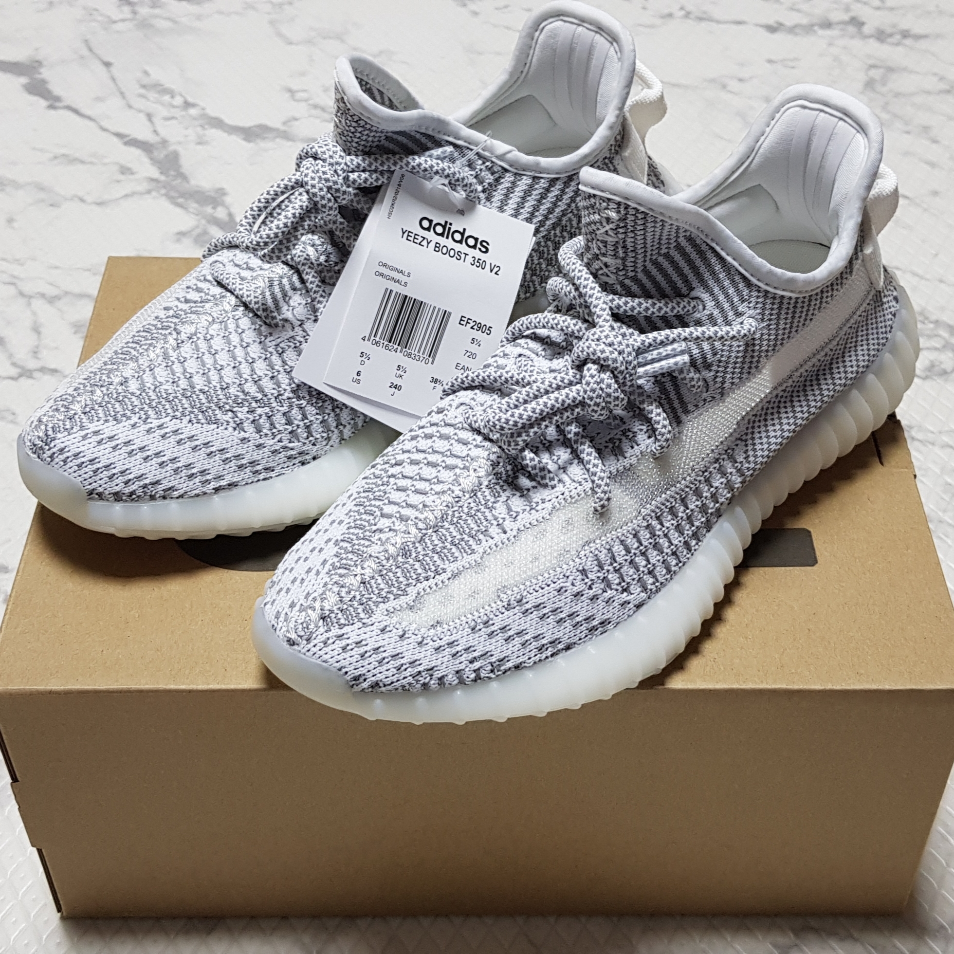 Adidas Yeezy Boost 350 V2 Static - Non-Reflective 2018 착용 스타일