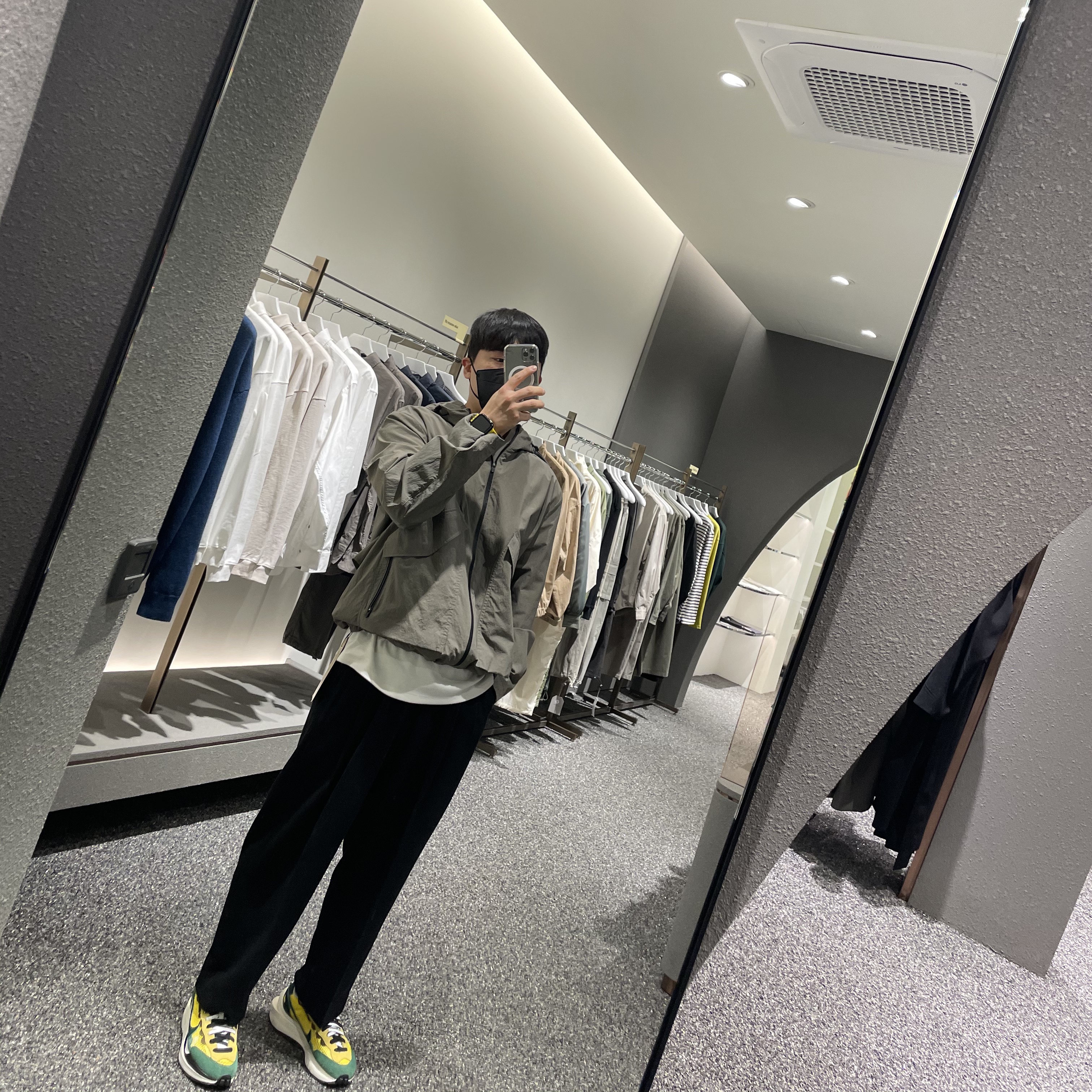 Nike x Sacai VaporWaffle Tour Yellow & Gorge Green Sail 착용 스타일