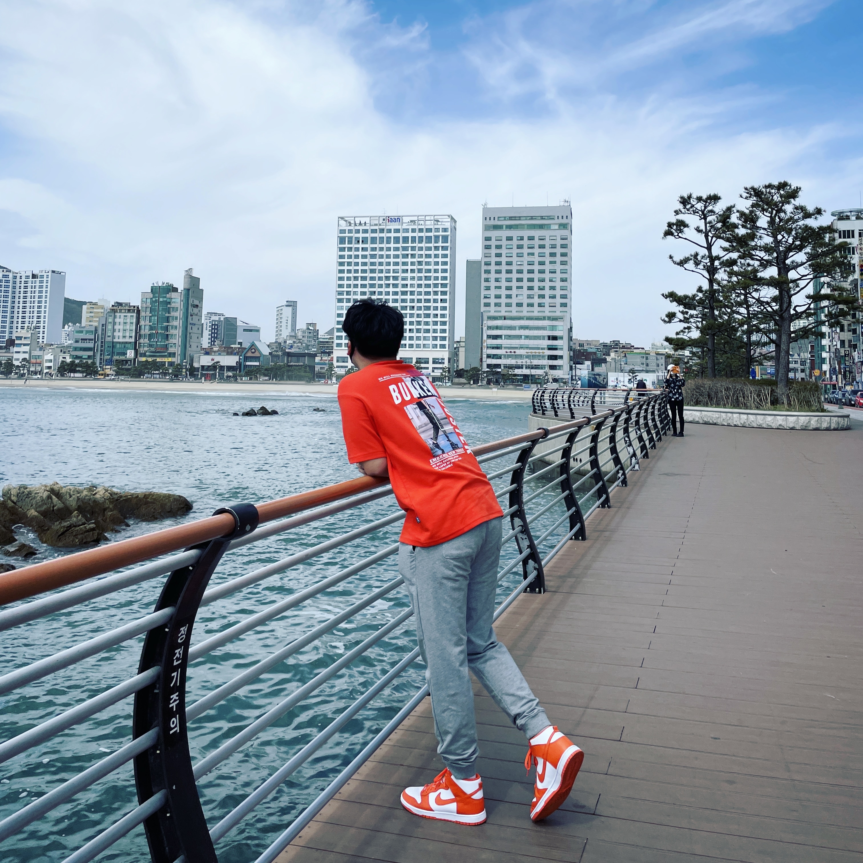 Nike Dunk High Retro Orange Blaze 착용 스타일