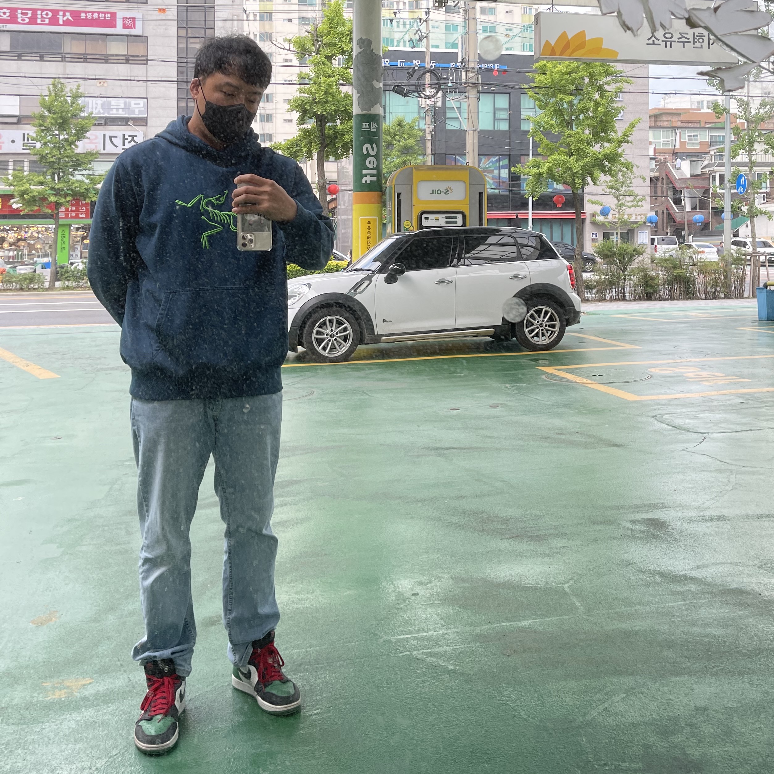 Palace x Arc'teryx Hood Teal - 20FW, Jordan 1 Retro High OG Pine Green Black 착용 스타일