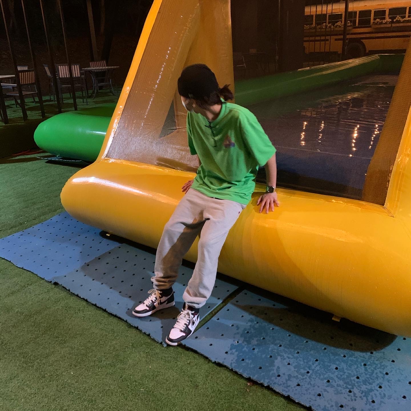 Palace Tri-Ferg Colour Blur T-Shirt Light Lime - 20FW, Jordan 1 Retro High OG Bloodline 착용 스타일 - 2