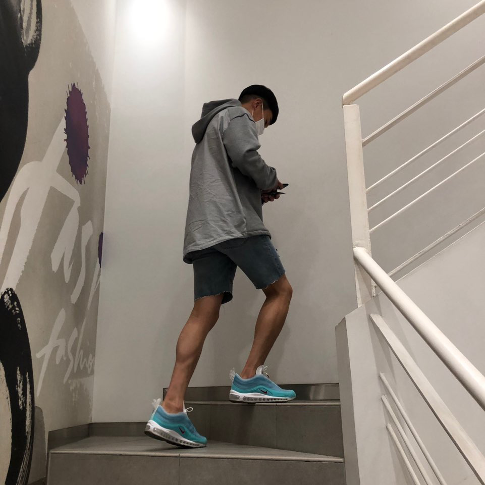 Nike Air Max 97 Shanghai Kaleidoscope 착용 스타일