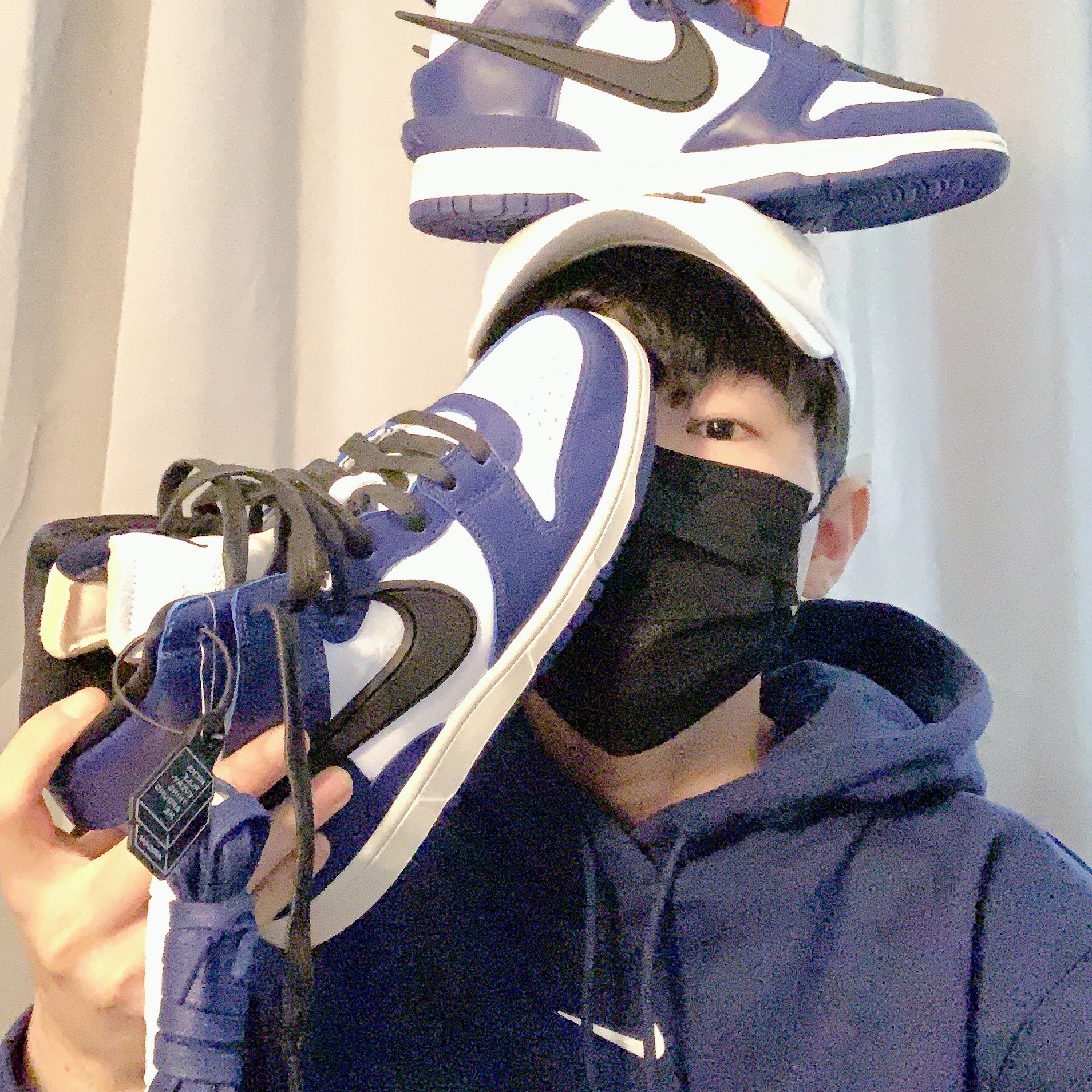 Nike x Ambush Dunk High Deep Royal Blue, Nike x Drake Nocta Cardinal Stock Essential Hoodie Navy - Asia 착용 스타일 - 1
