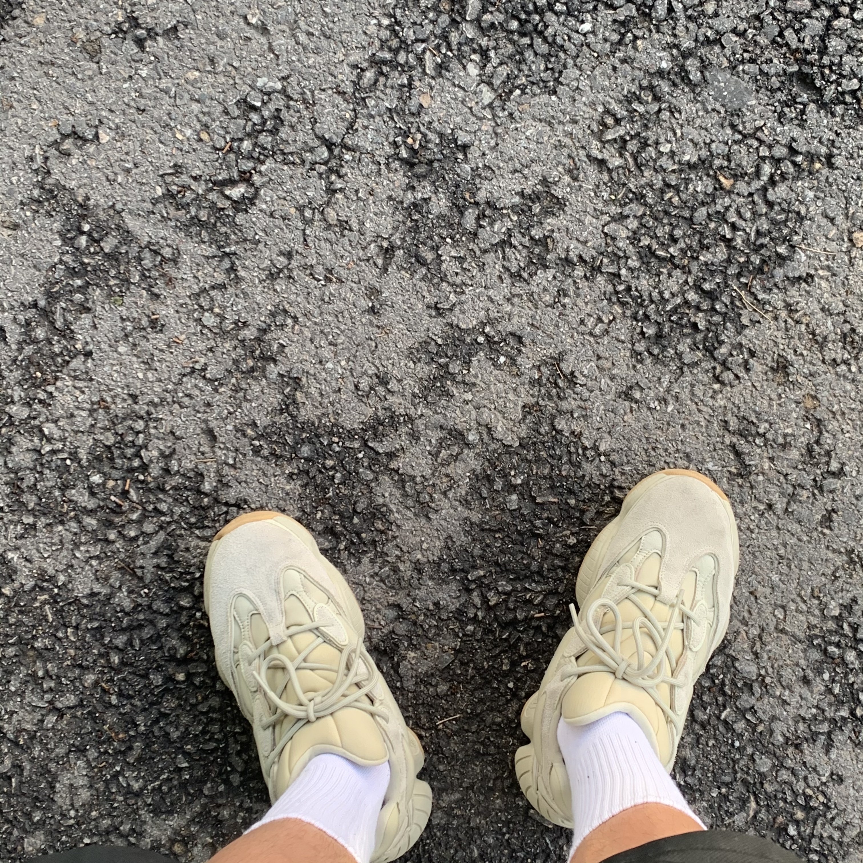 Adidas Yeezy 500 Stone 착용 스타일
