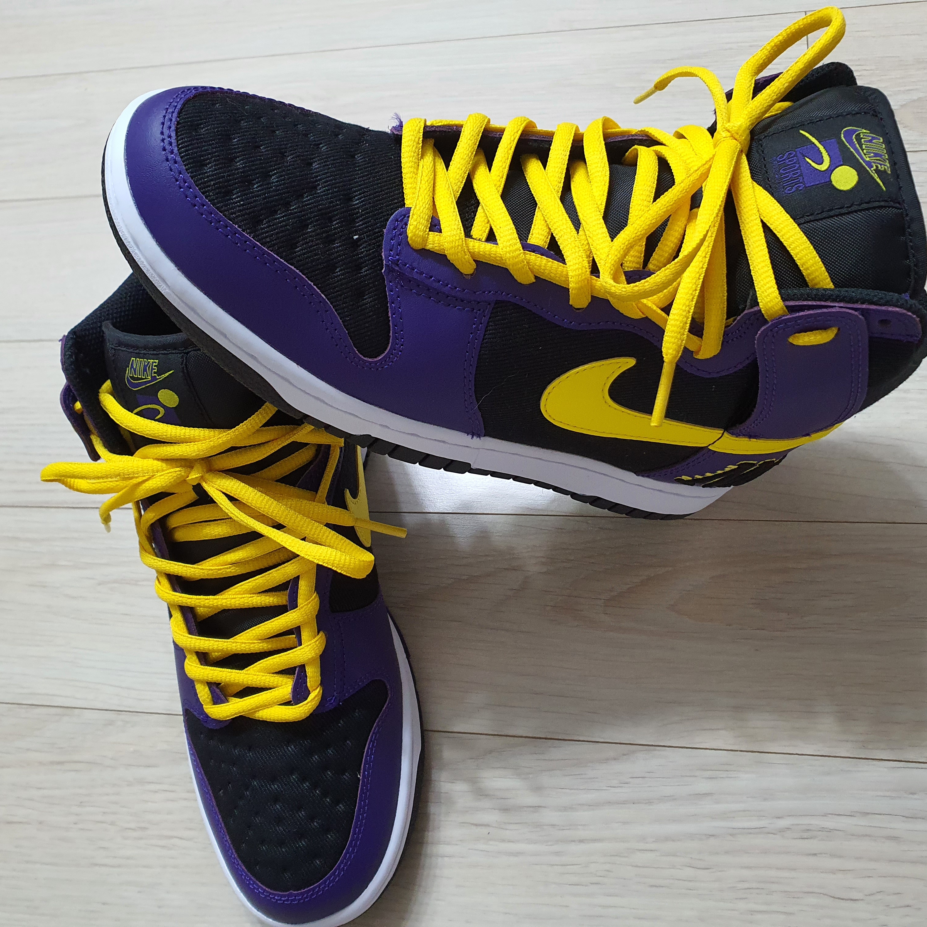 Nike Dunk High PRM EMB Court Purple 착용 스타일 - 2