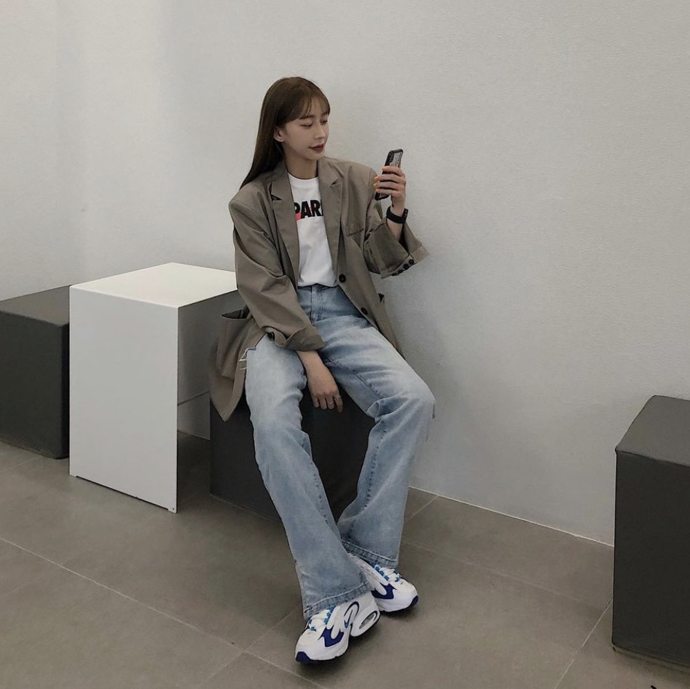 Nike Air Max Triax 96 Varsity Royal 착용 스타일
