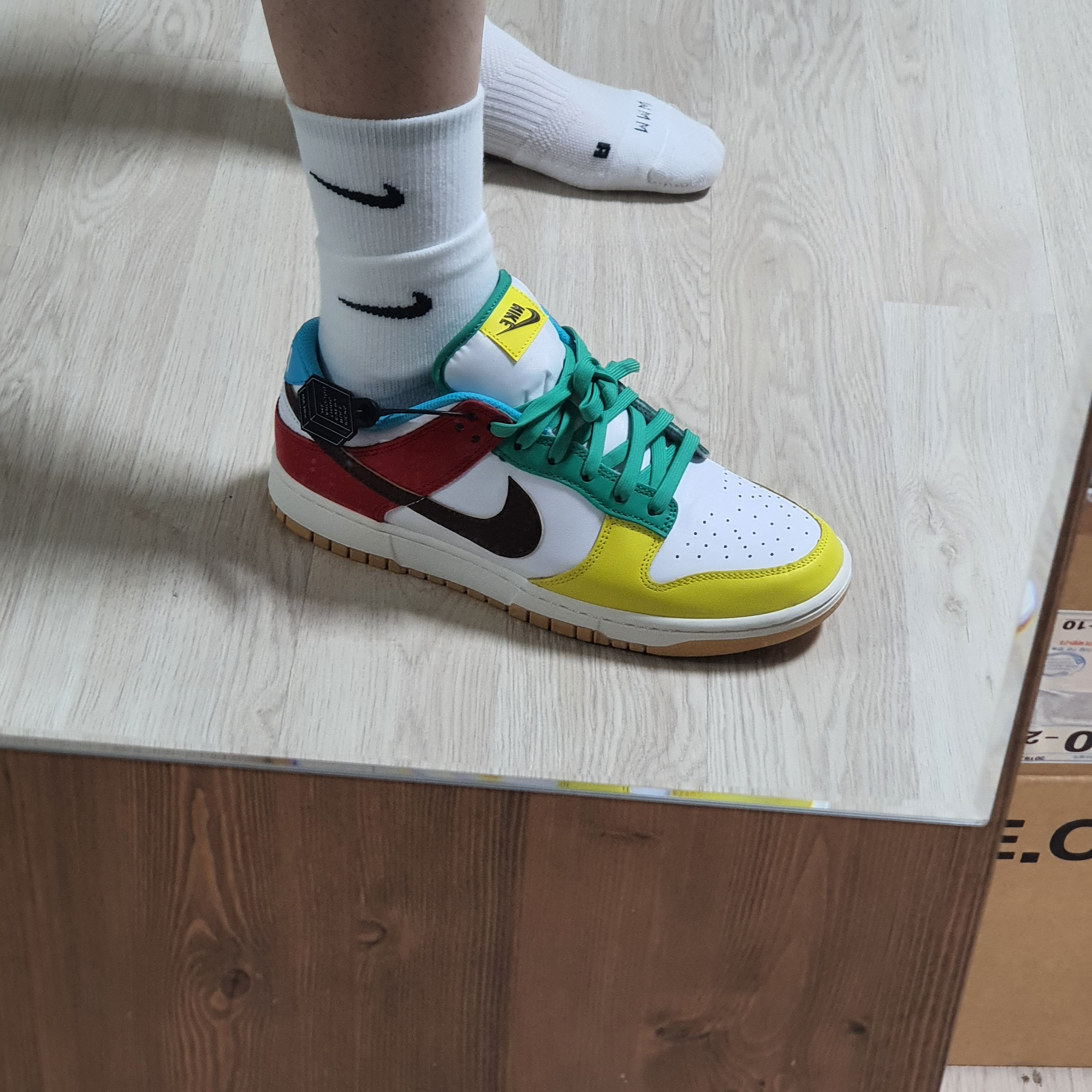 Nike x Matthew M Williams NRG Socks White, Jordan 1 Retro High OG Hyper Royal 착용 스타일 - 3